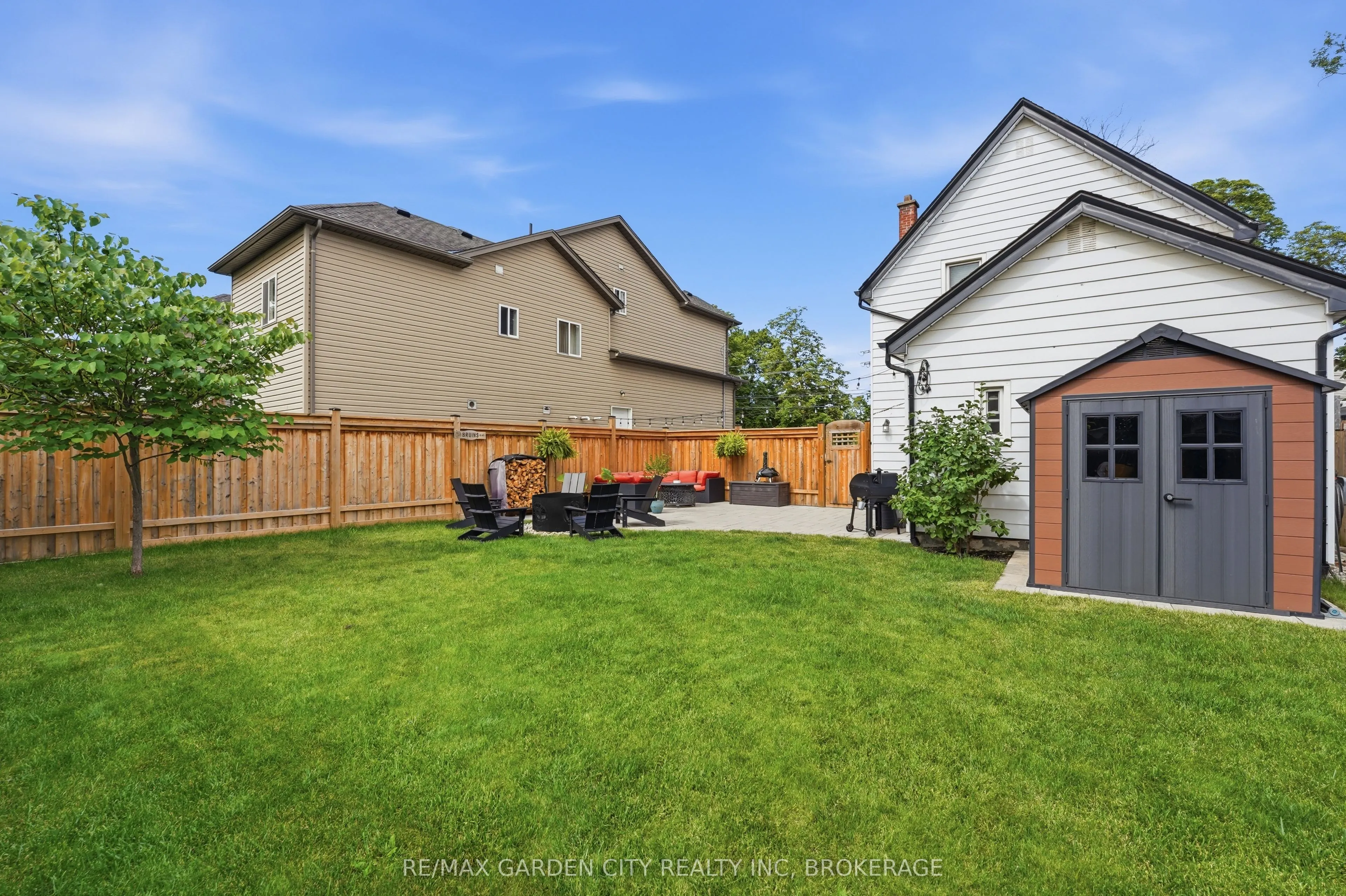 26 Carleton Street N