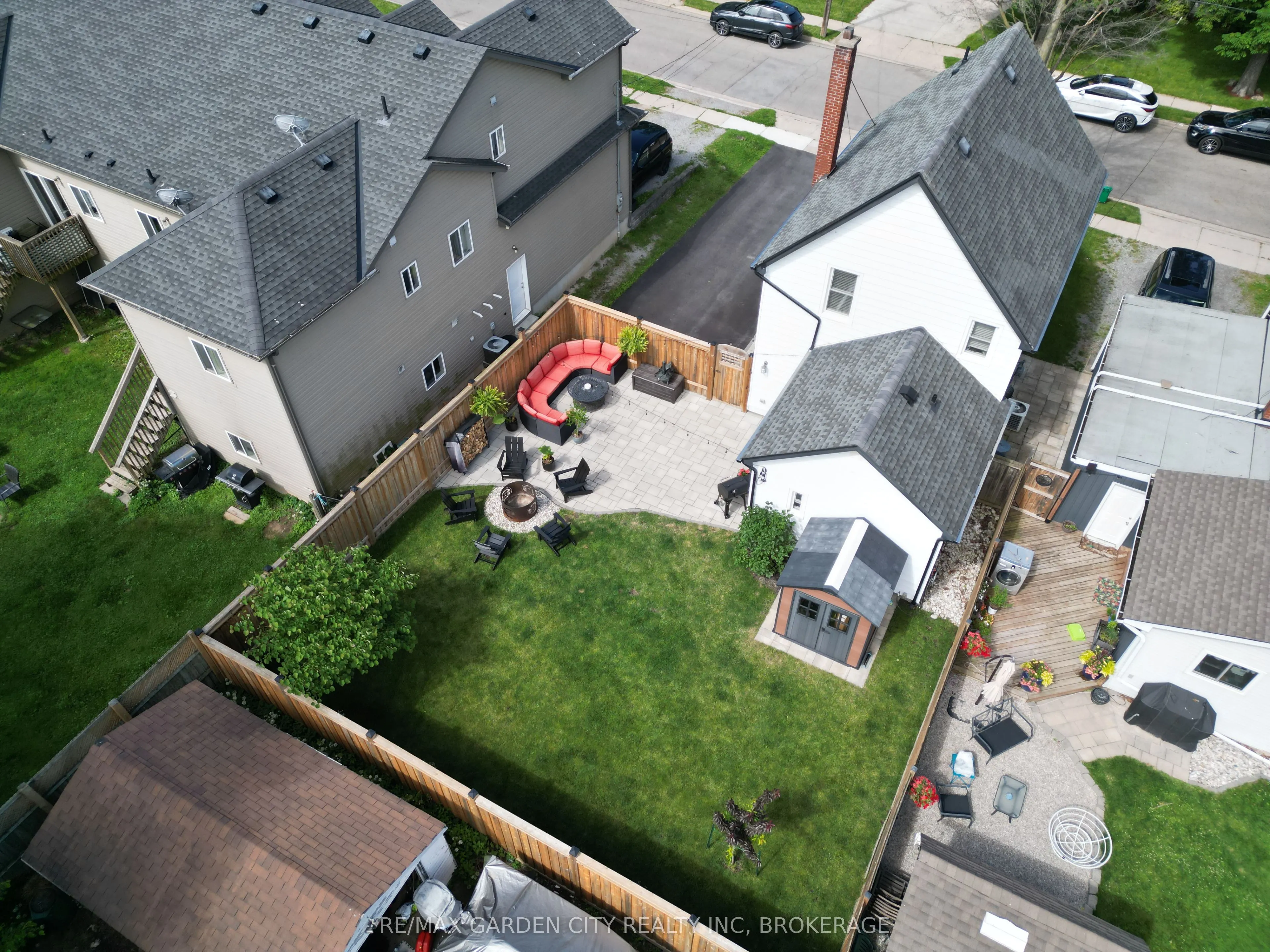 26 Carleton Street N