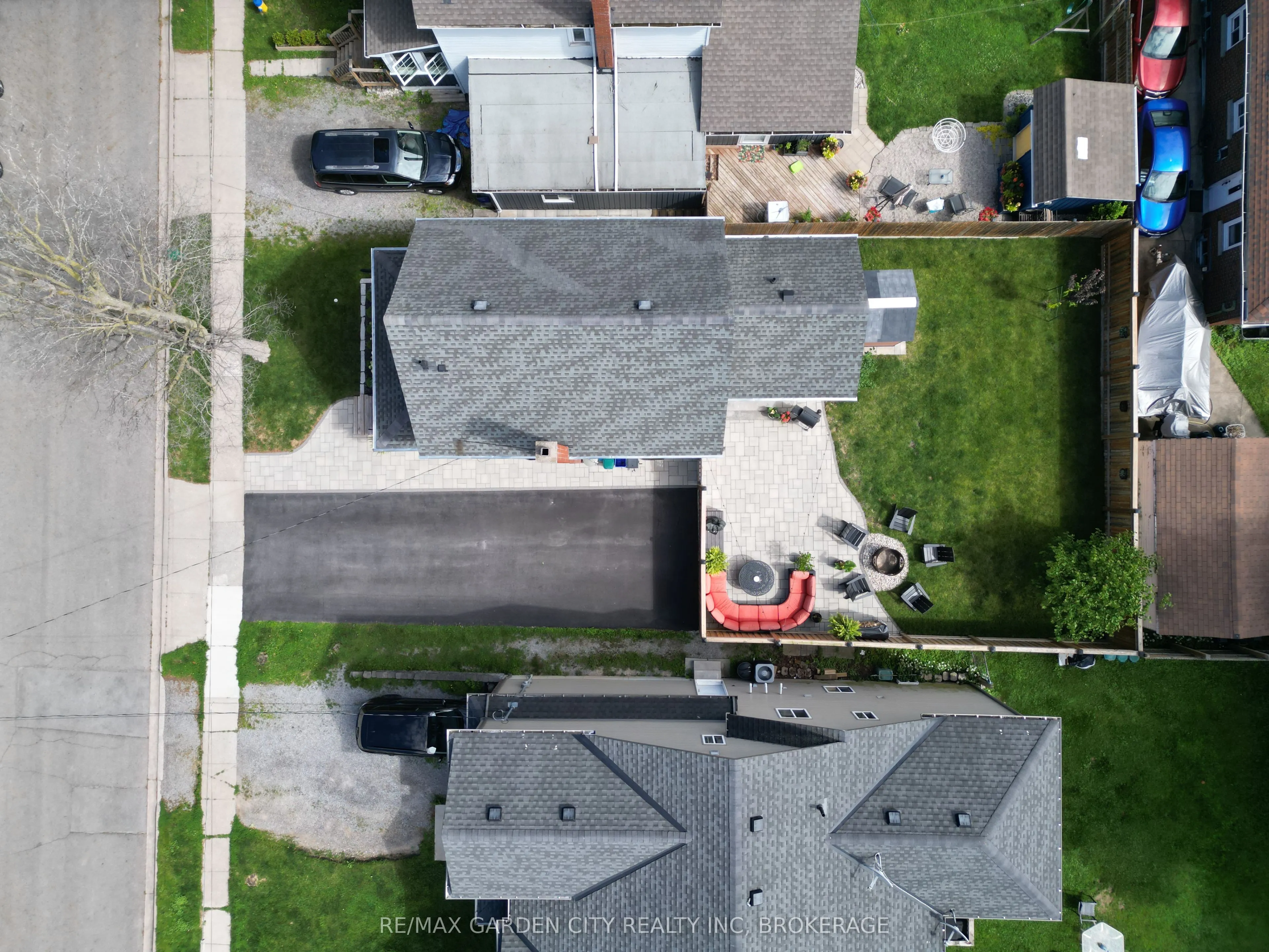 26 Carleton Street N