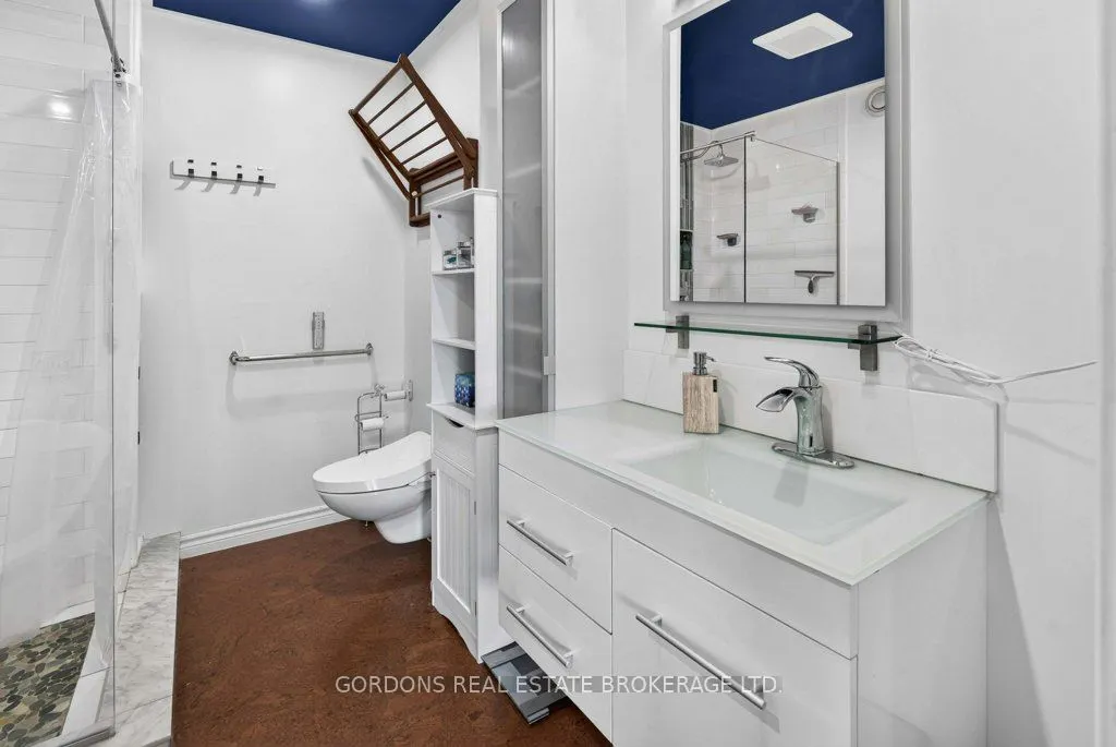 436 Bridge Street W