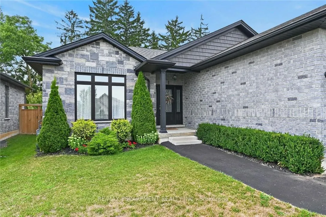 26 Stonebridge Place