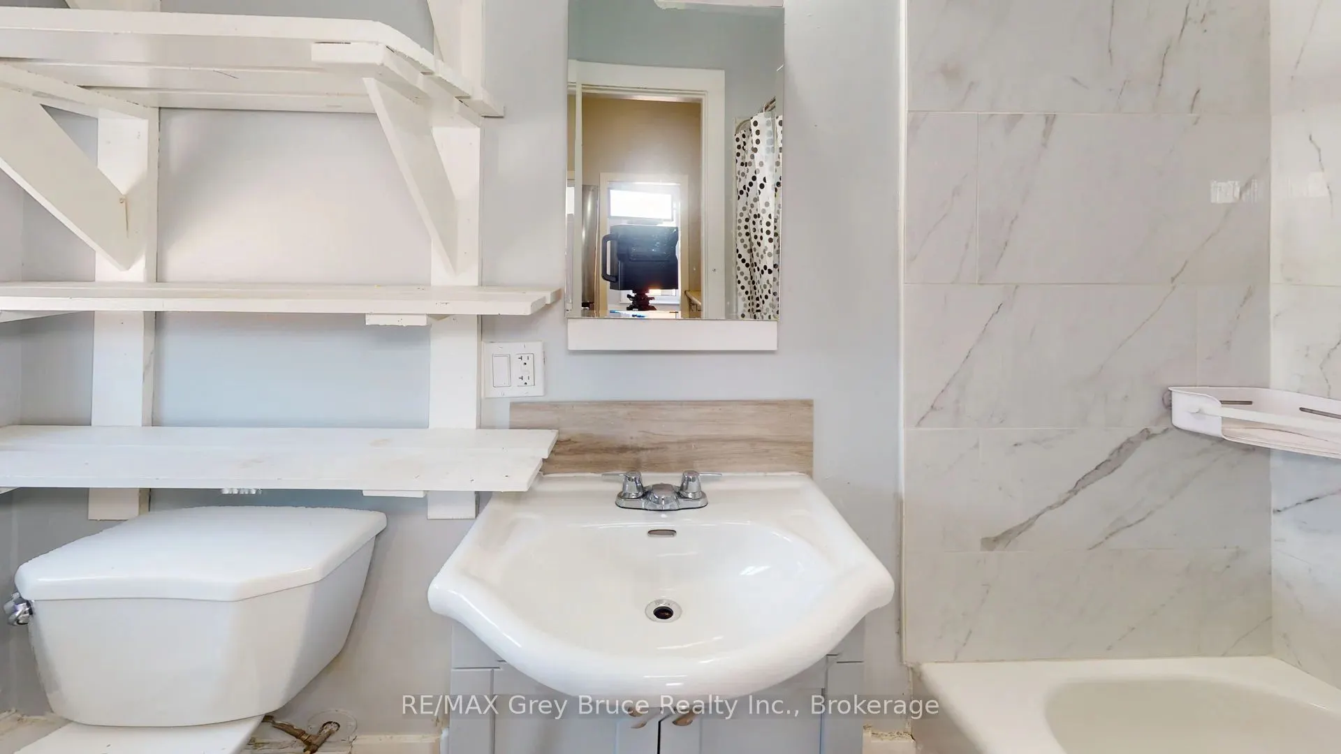 844 2nd Avenue E #6