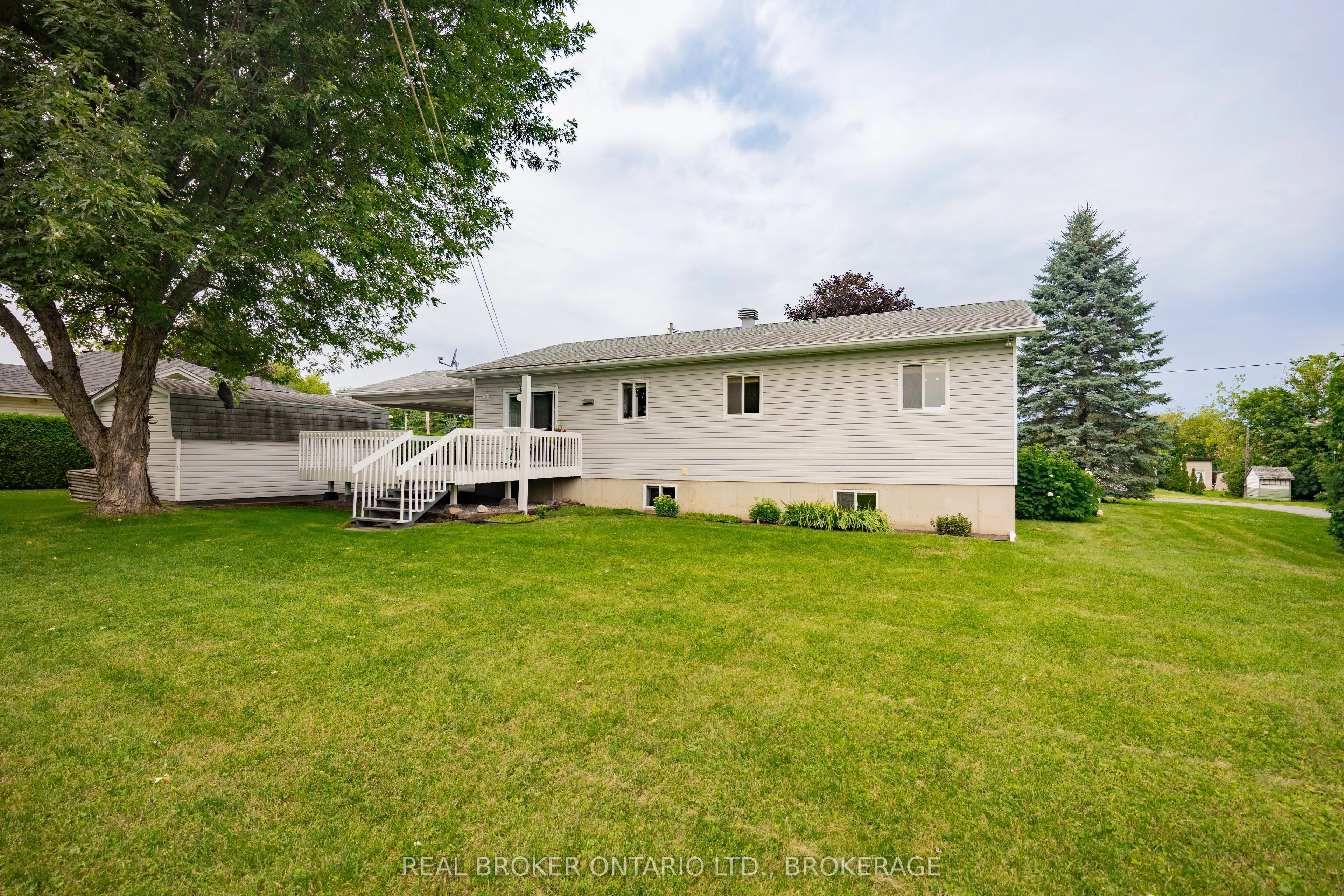 20392 Roy Crescent