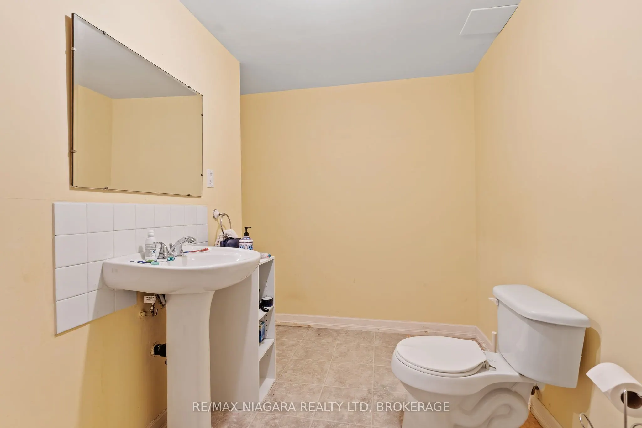 1448 Niagara Stone Road #17