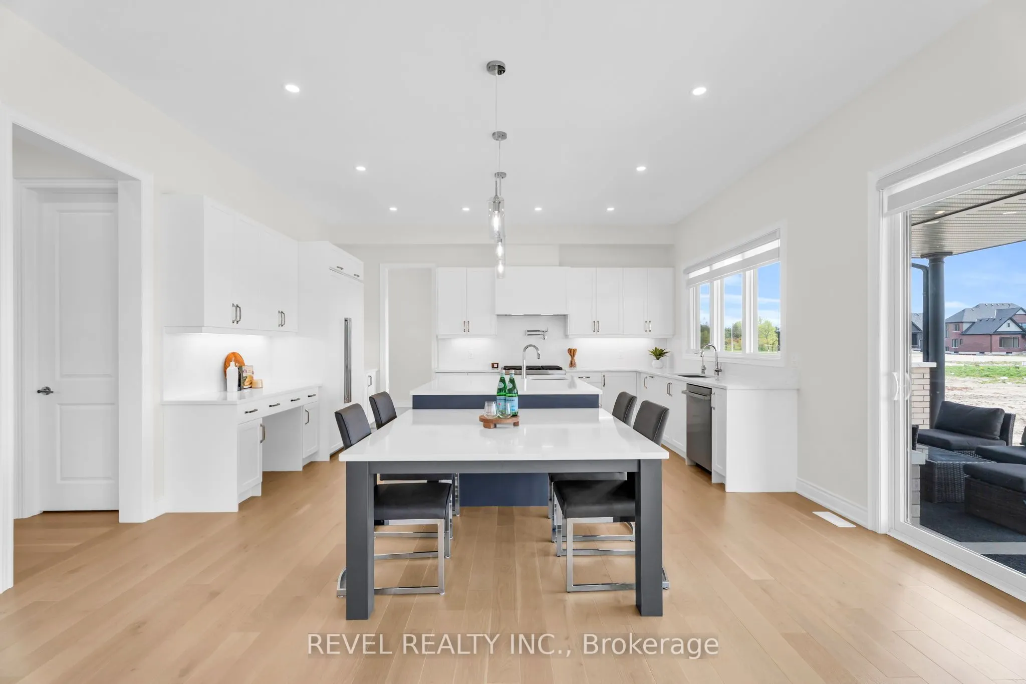 36 Ewing Way