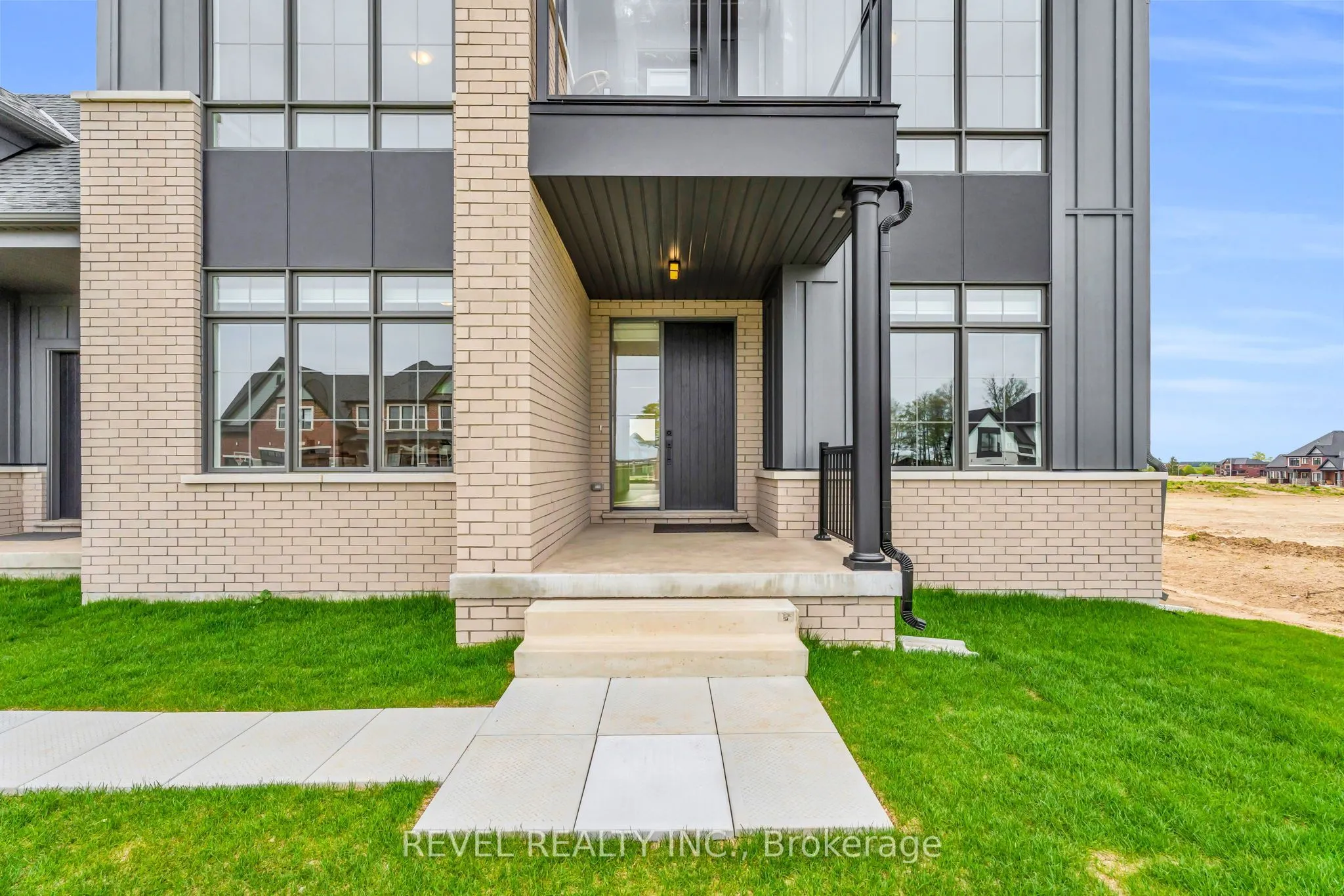 36 Ewing Way