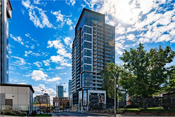 15 Queen Street S