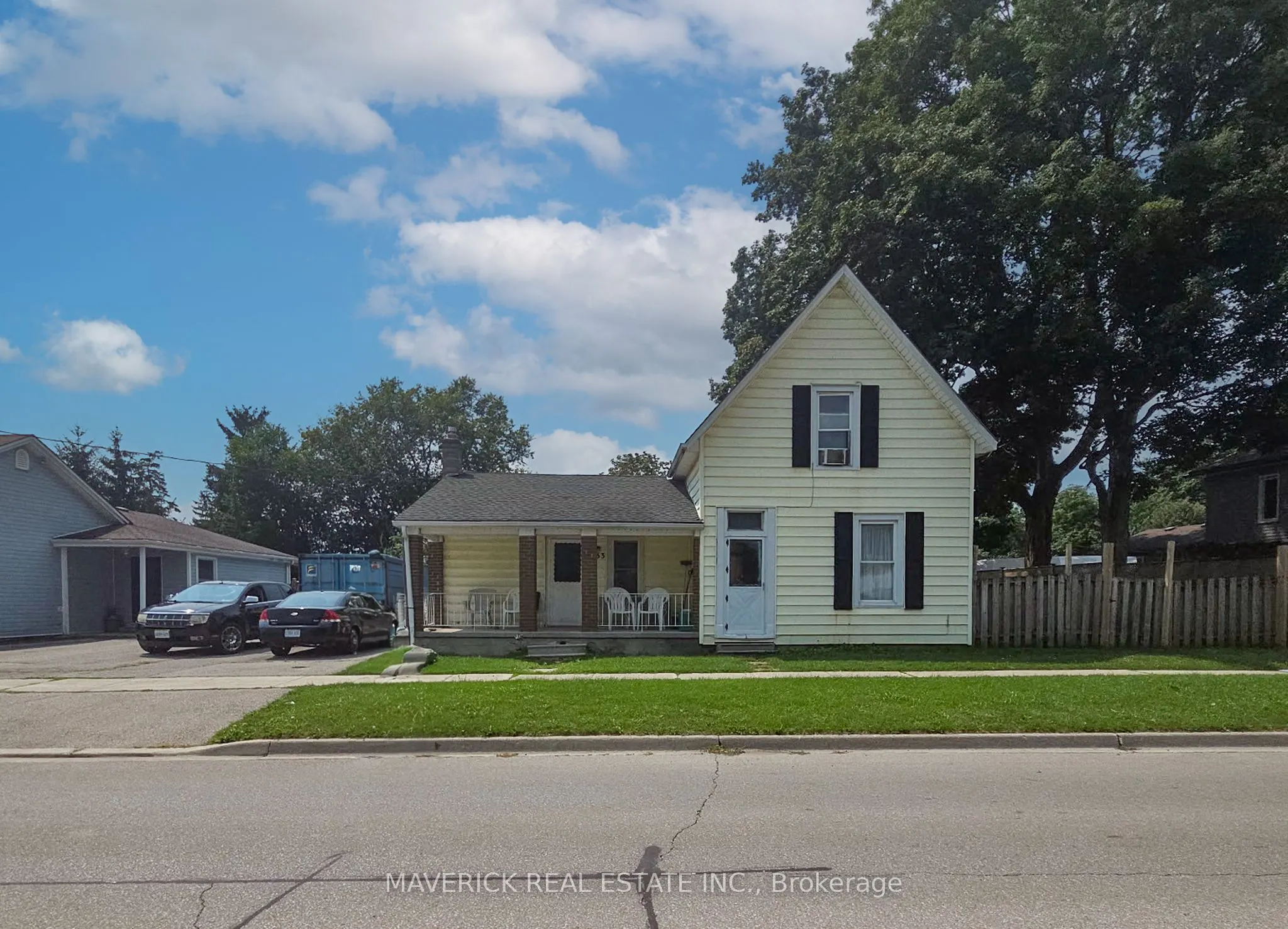 133 Mutual Street N