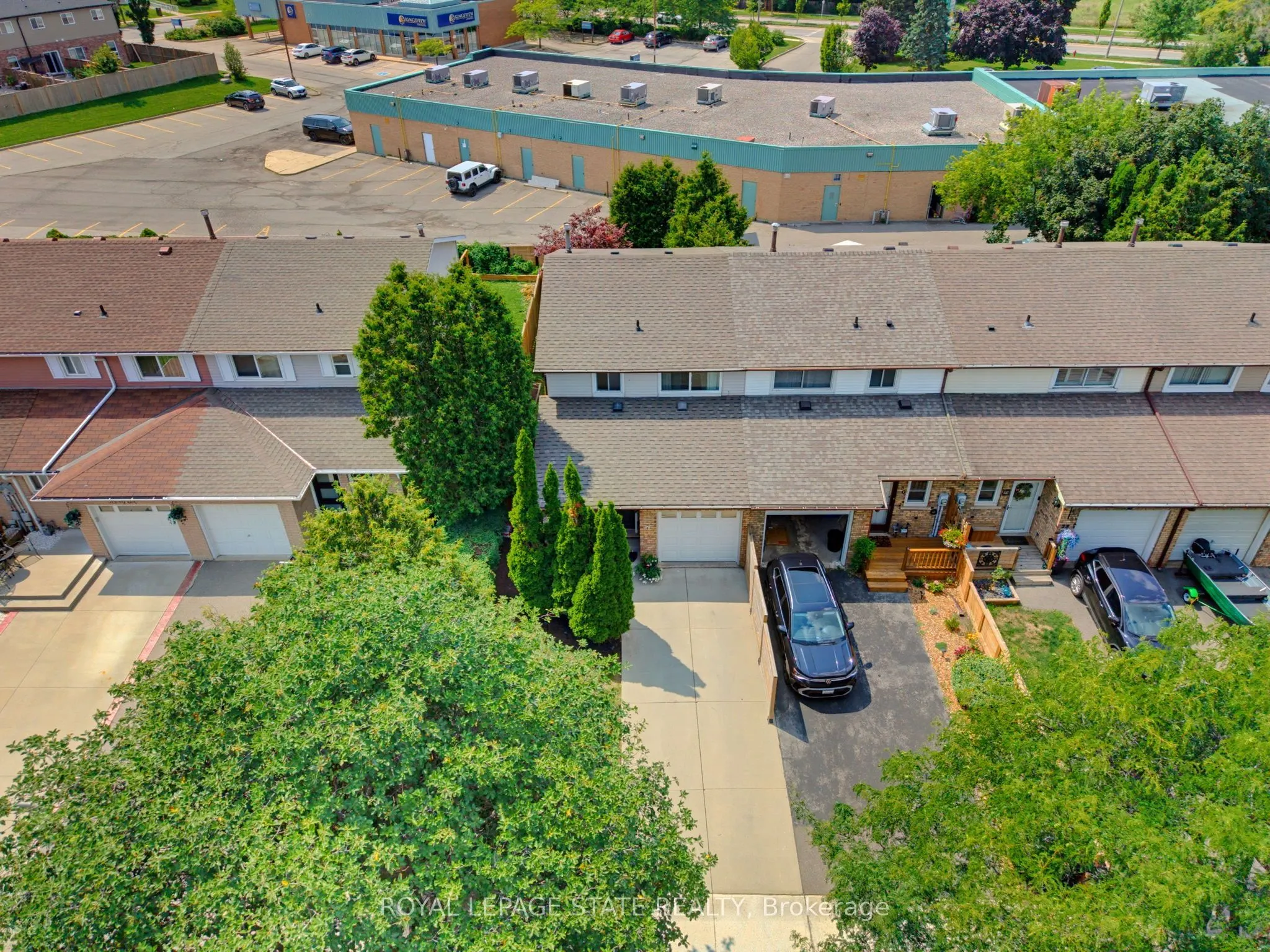 32 Silvervine Drive
