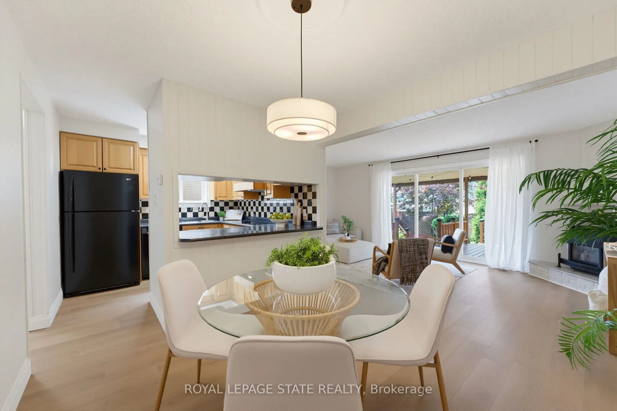 32 Silvervine Drive