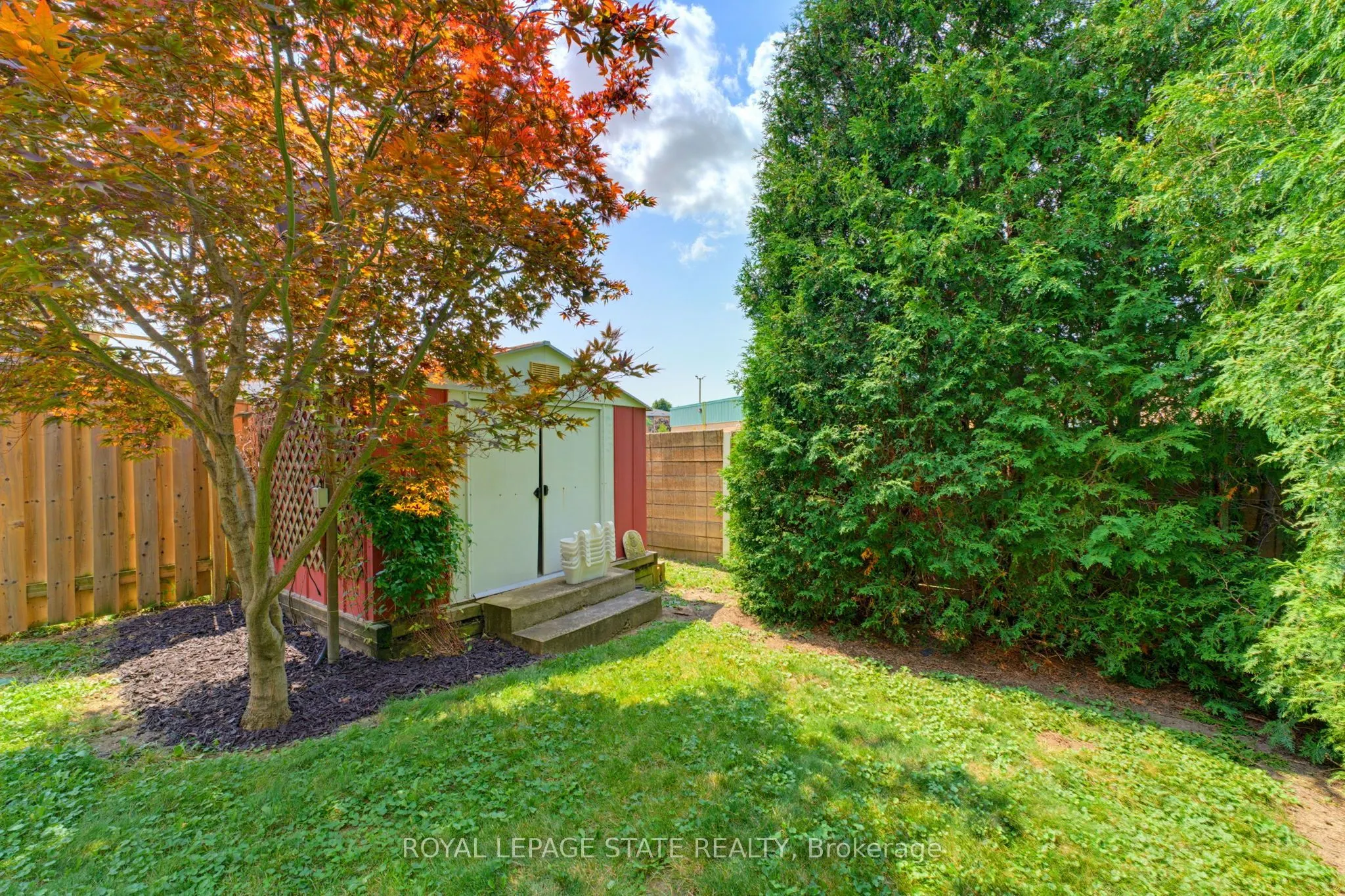 32 Silvervine Drive