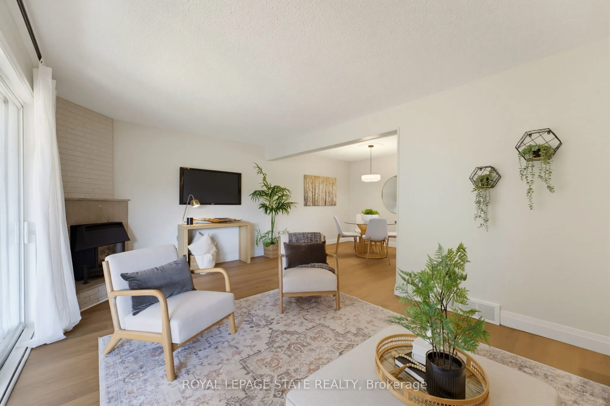 32 Silvervine Drive