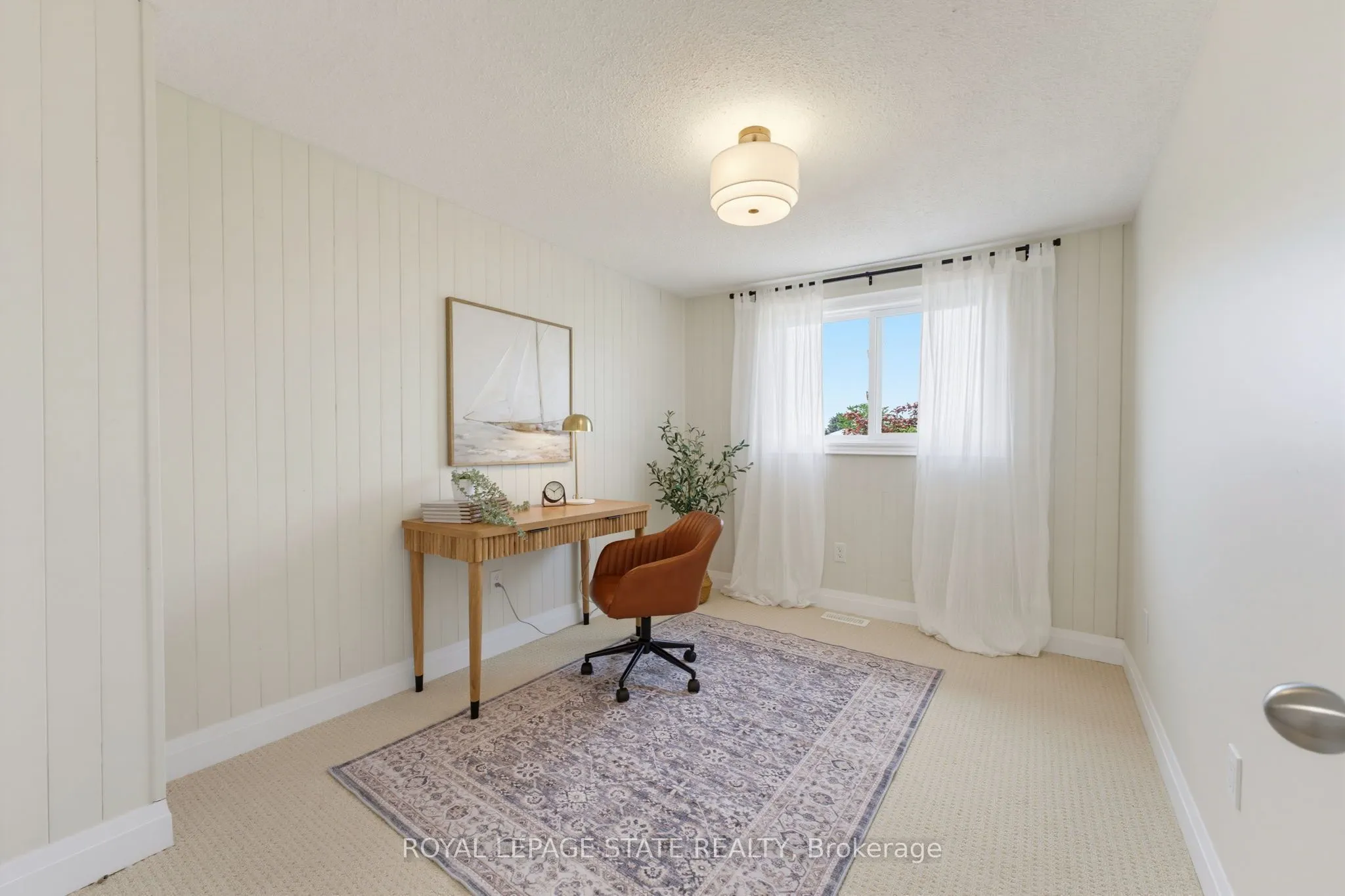 32 Silvervine Drive