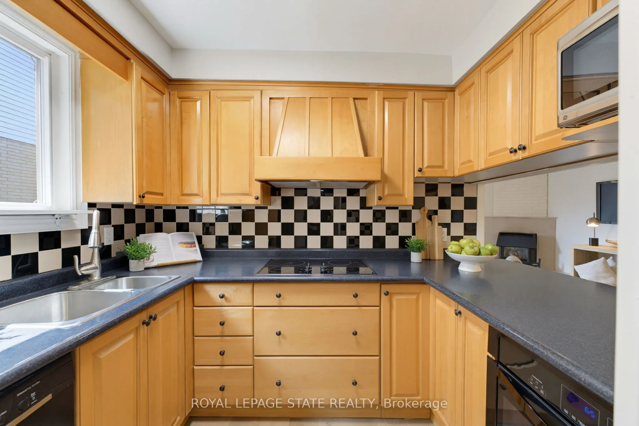 32 Silvervine Drive