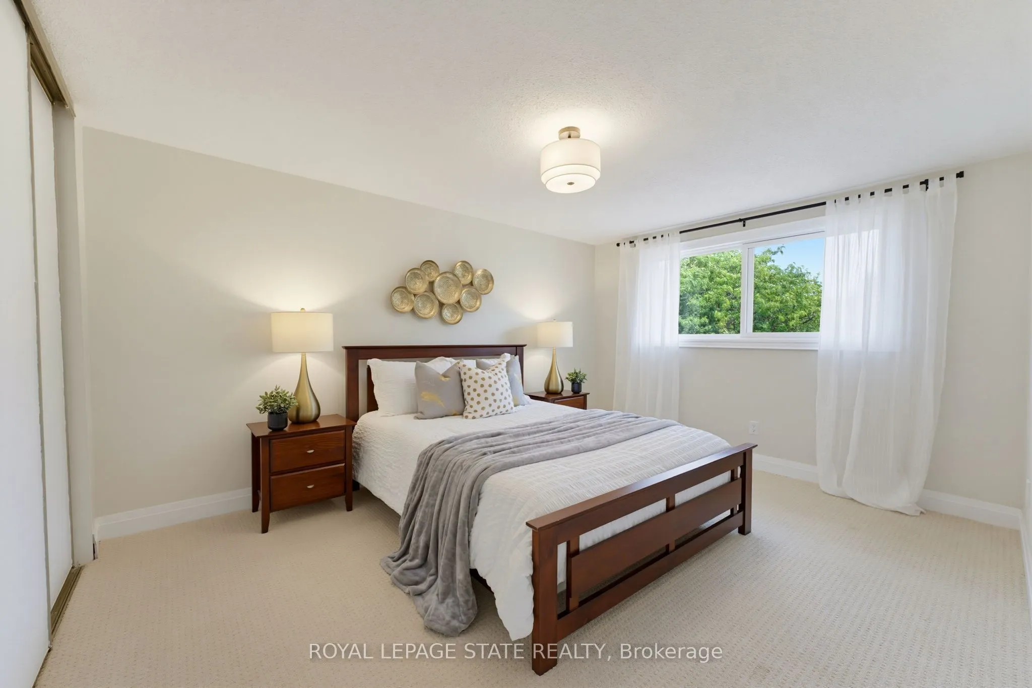 32 Silvervine Drive