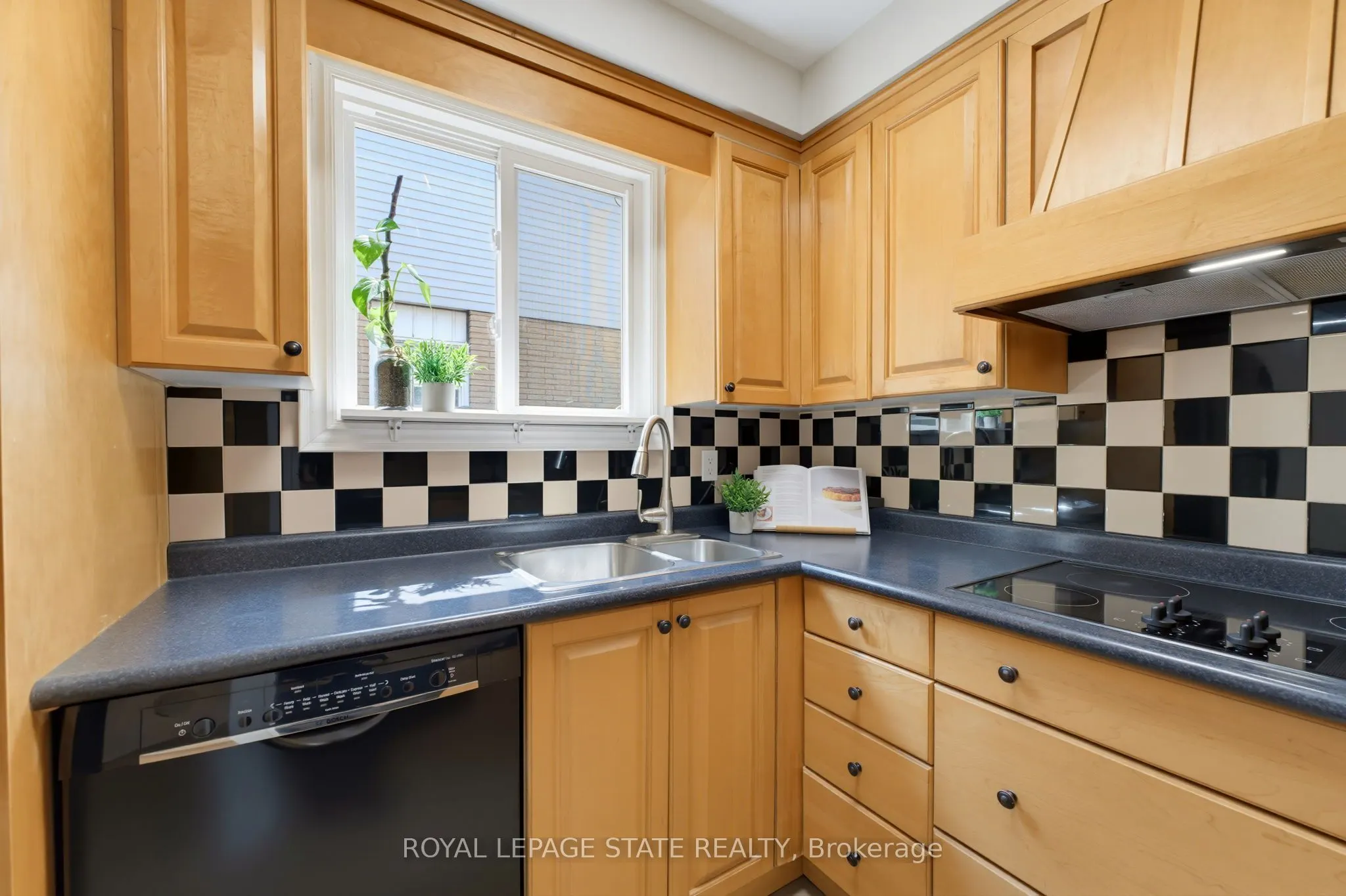 32 Silvervine Drive