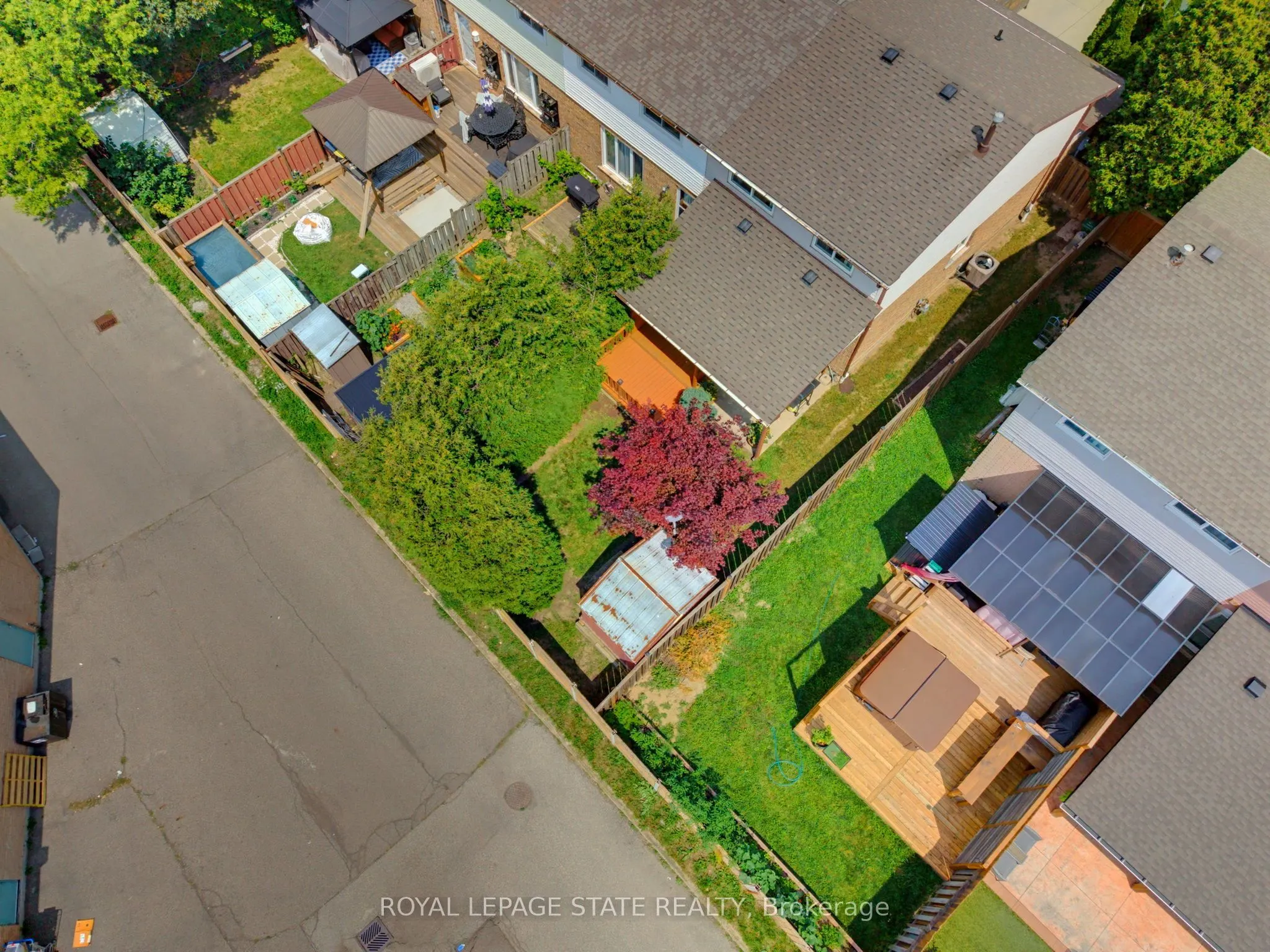 32 Silvervine Drive