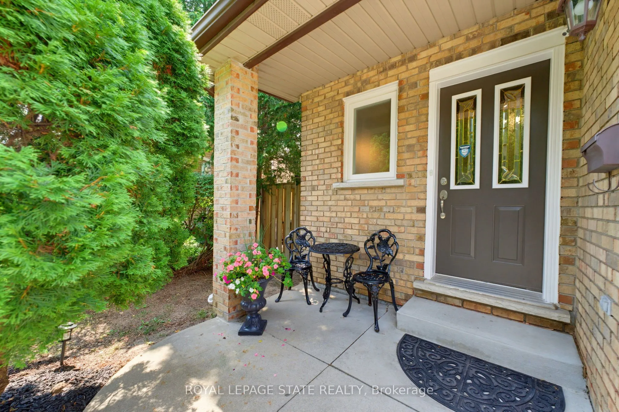 32 Silvervine Drive
