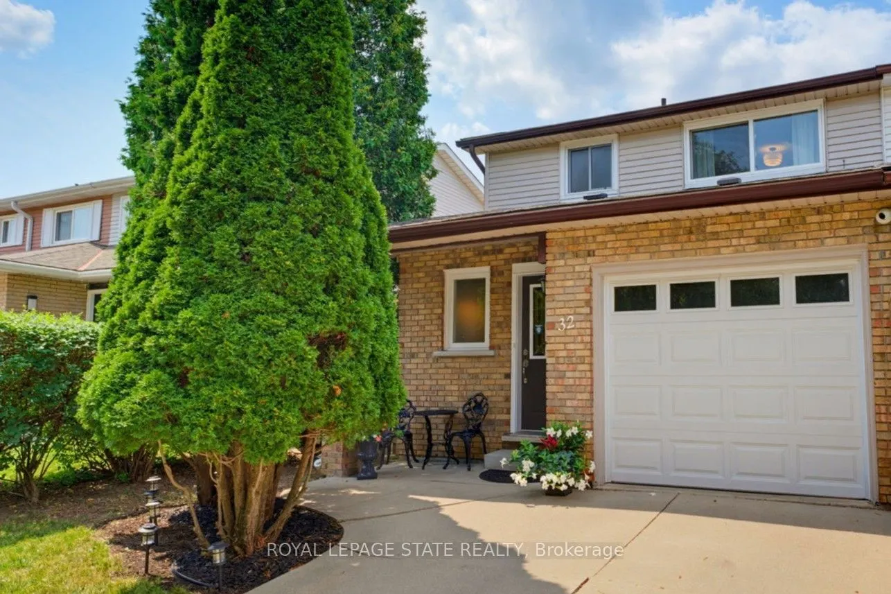 32 Silvervine Drive