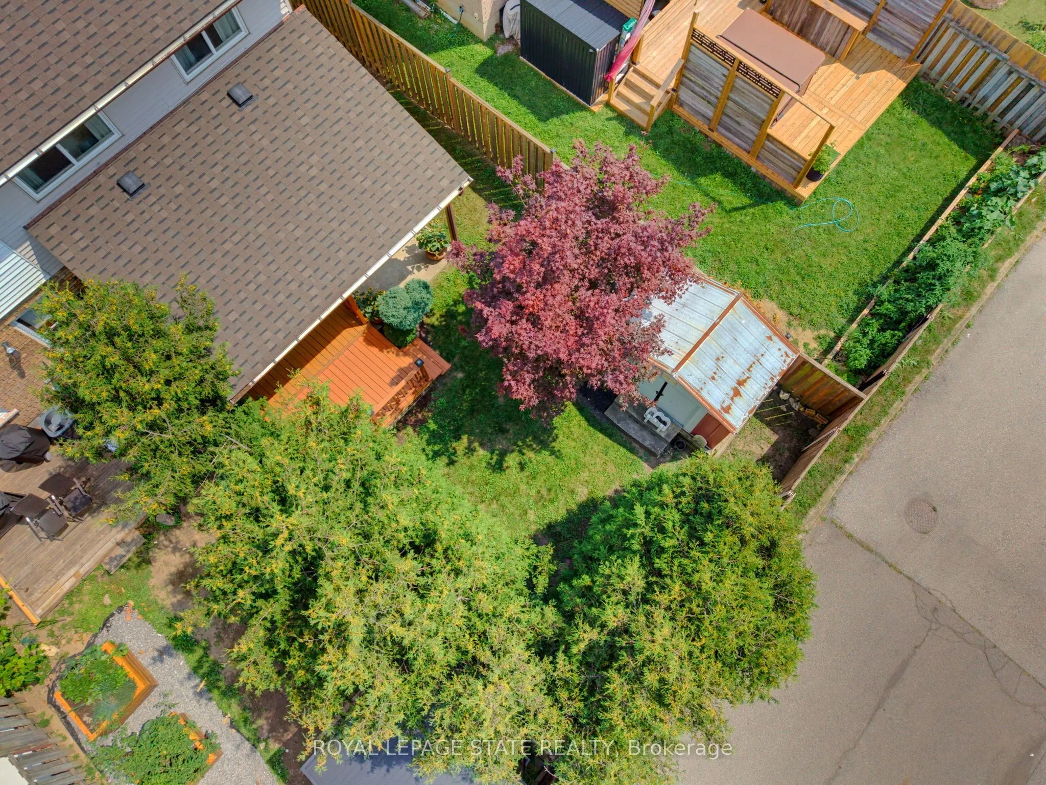 32 Silvervine Drive