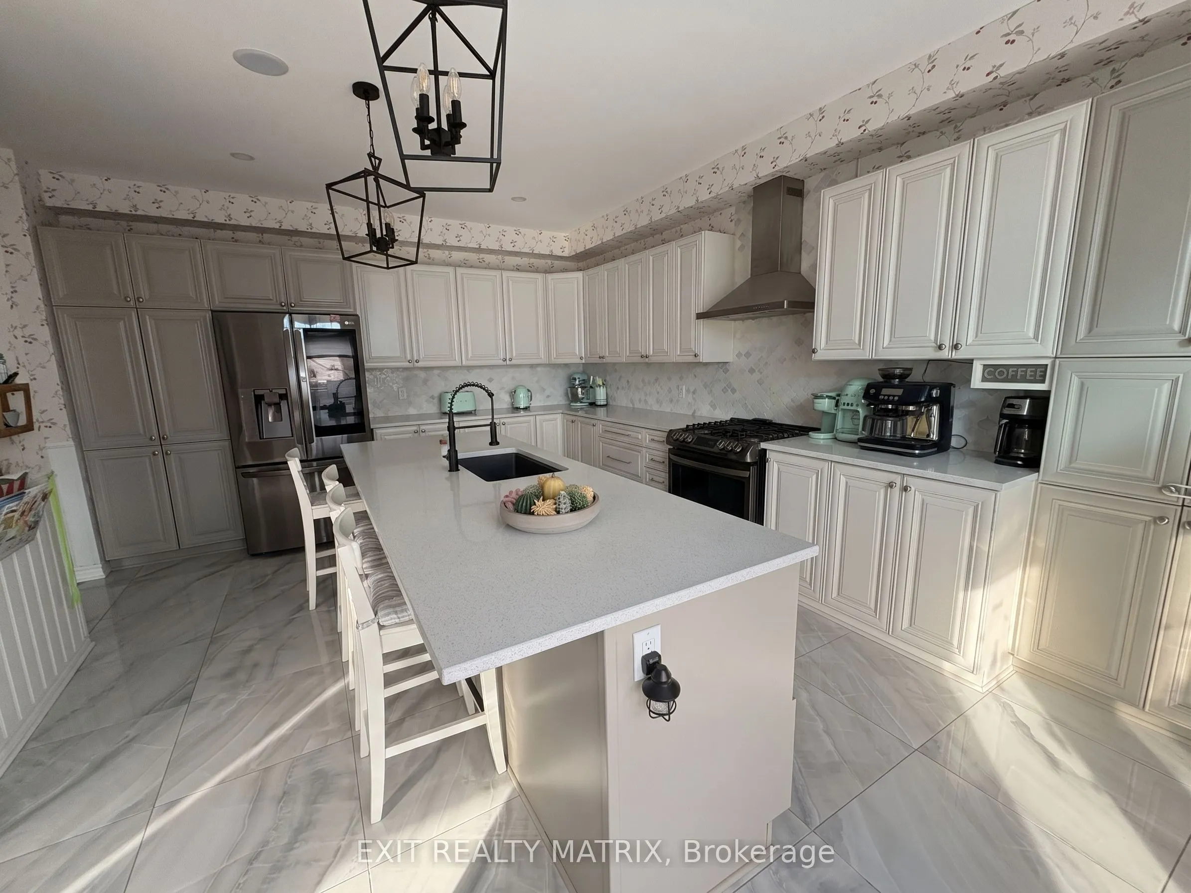 648 Decoeur Drive