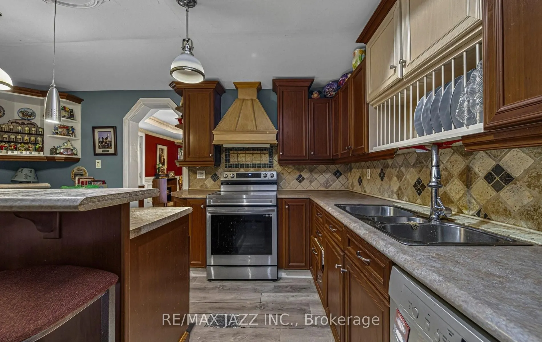 112 Hope Street N