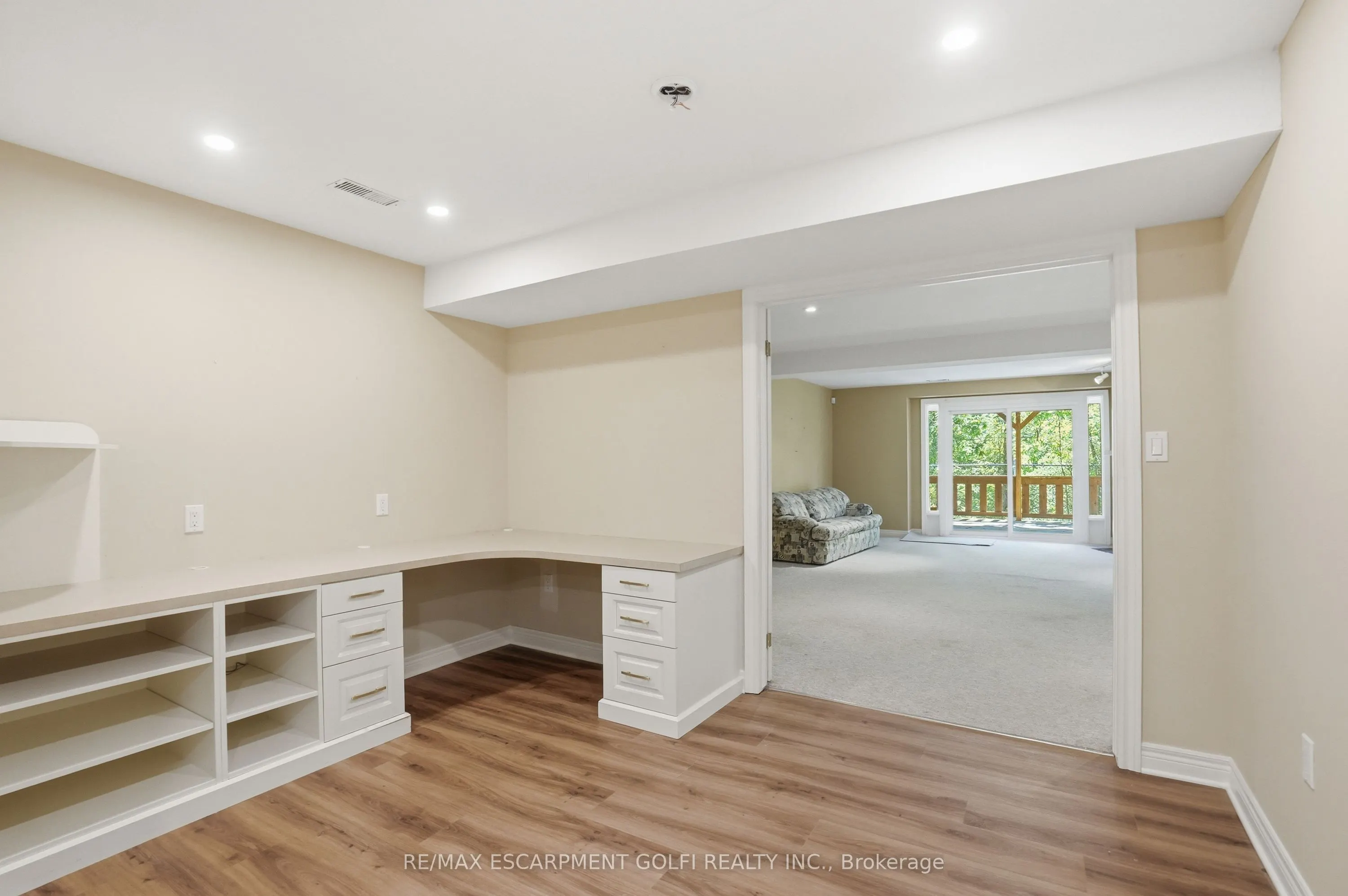 58 Glendale Avenue #12