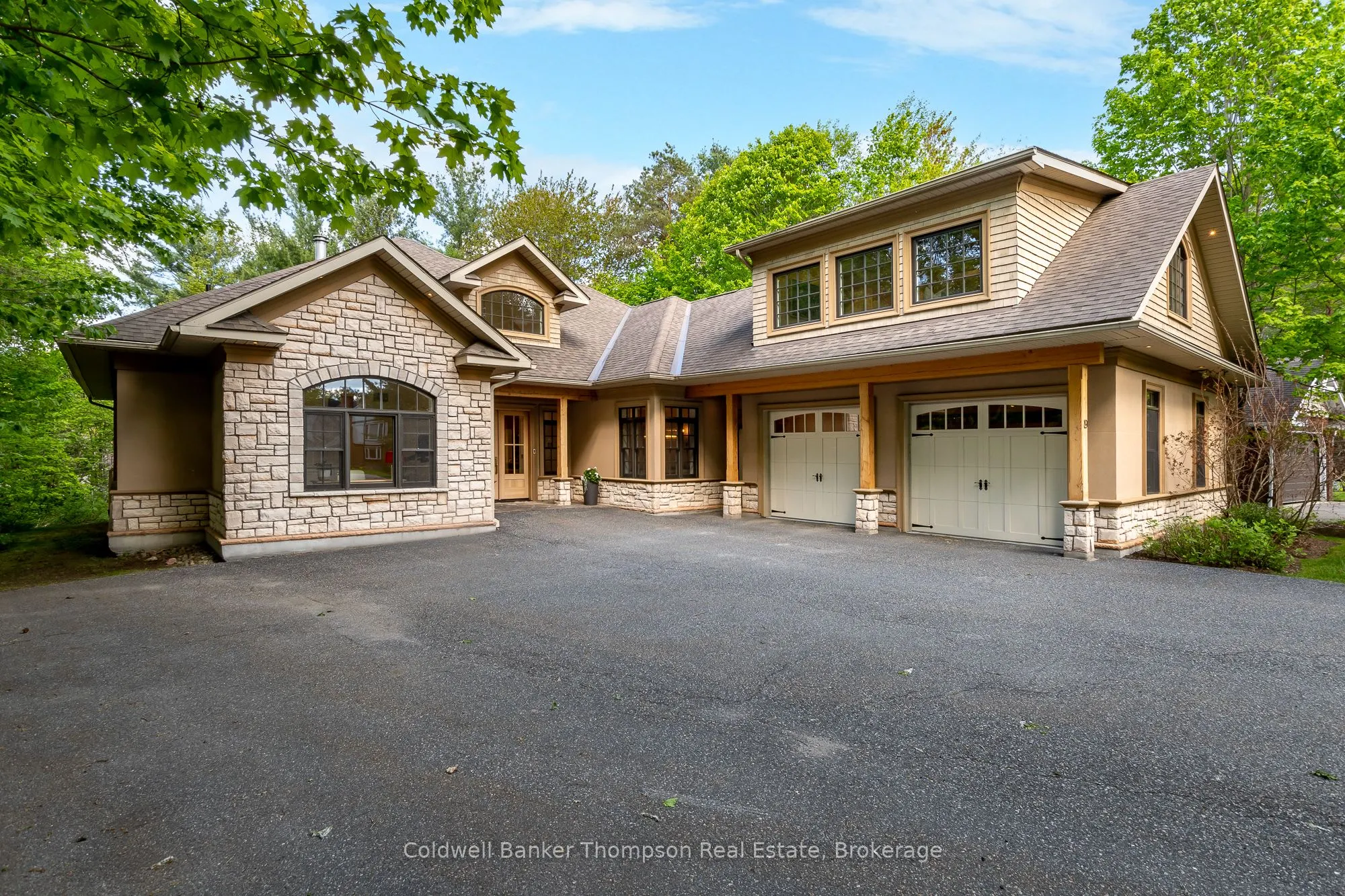 19 Silver Oaks Crescent
