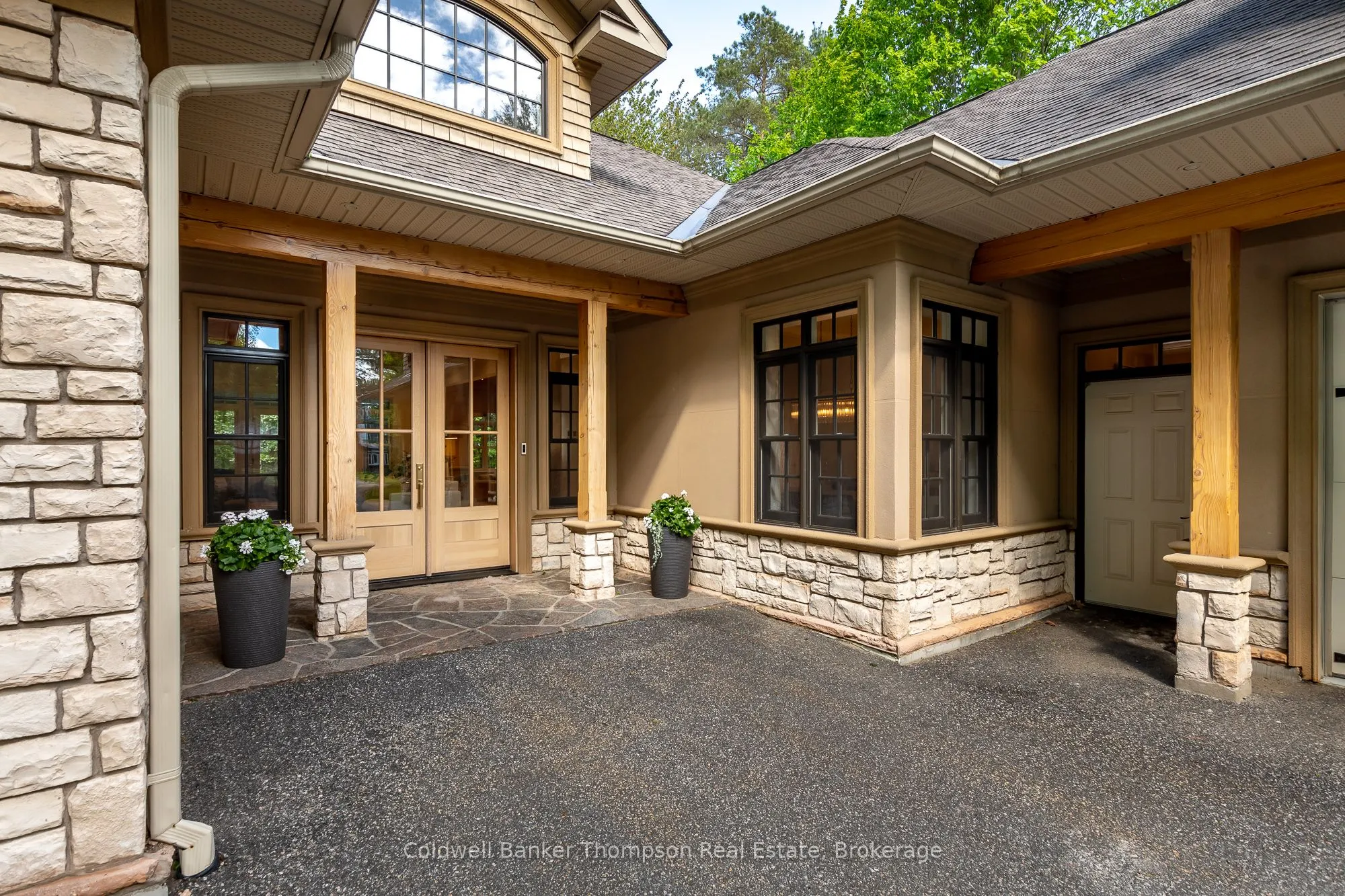 19 Silver Oaks Crescent