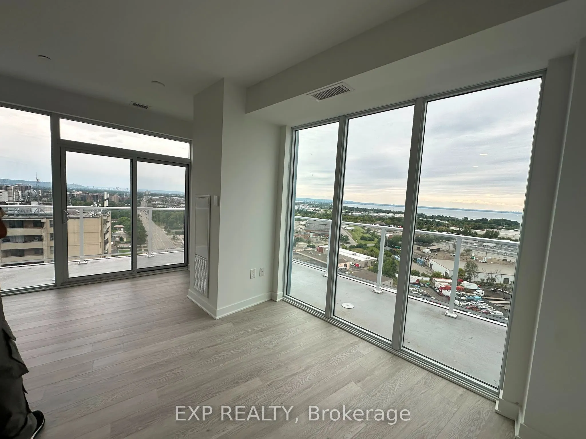 2782 Barton Street E #1607