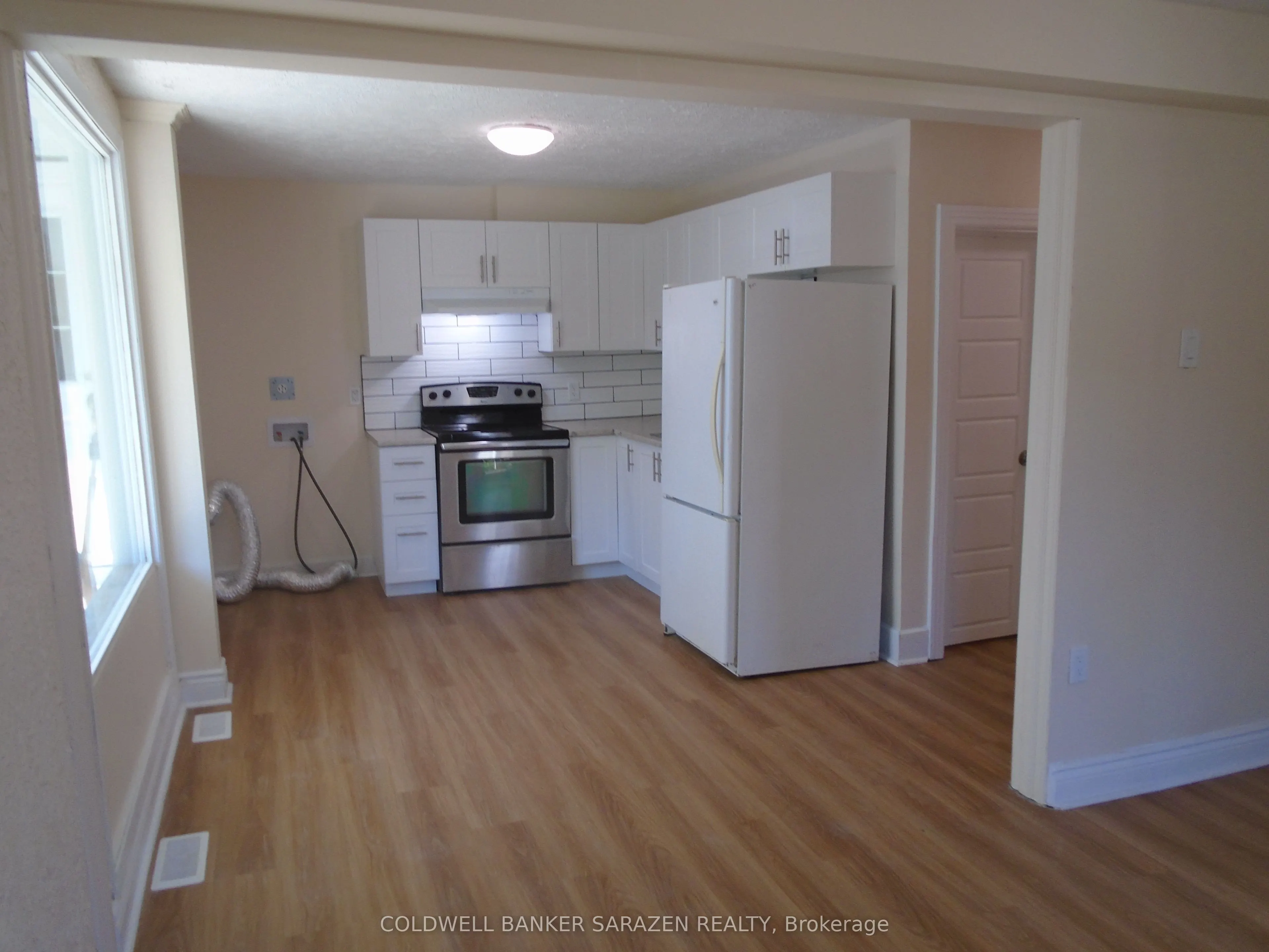 383 Montfort Street N