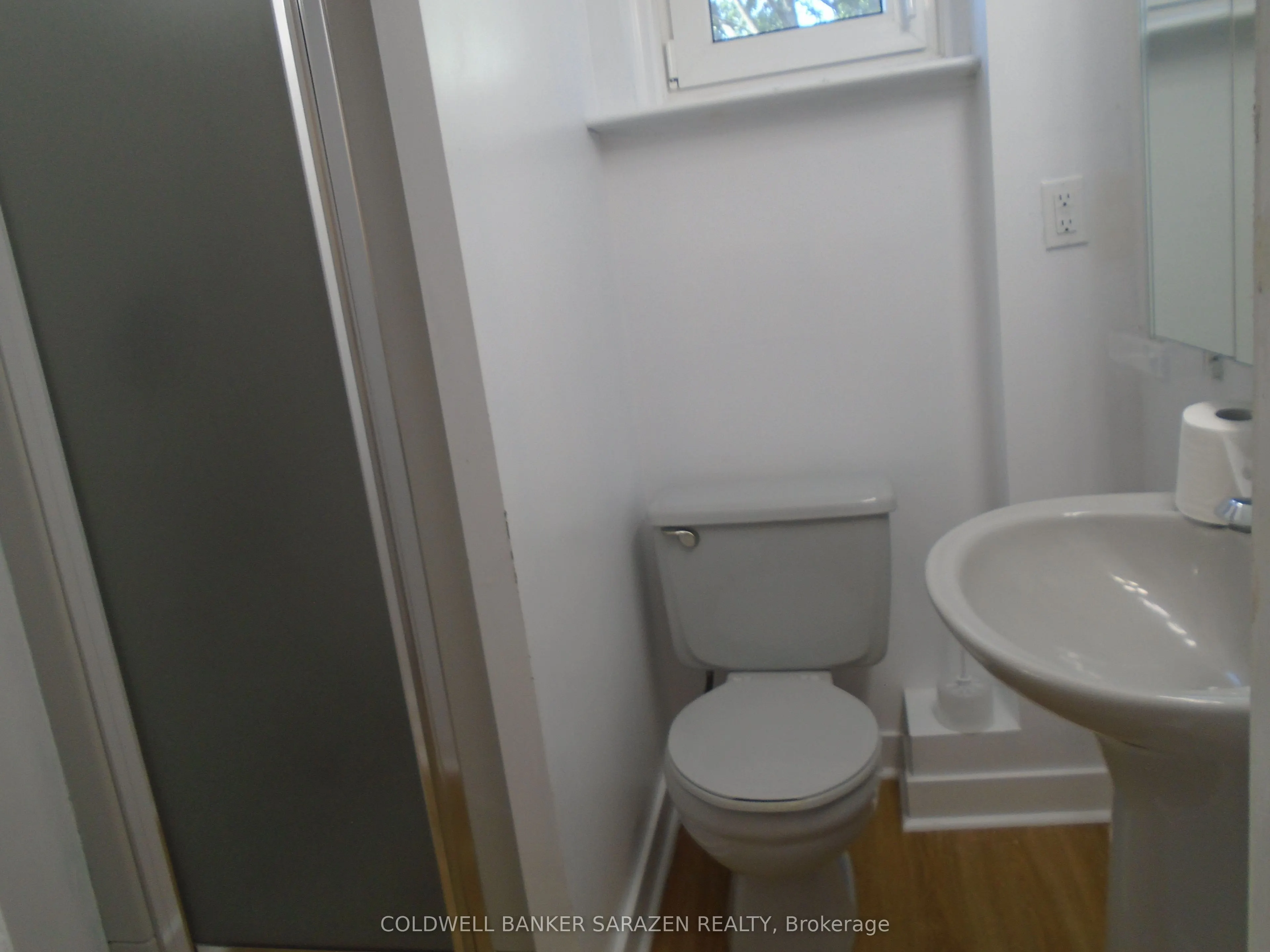 383 Montfort Street N