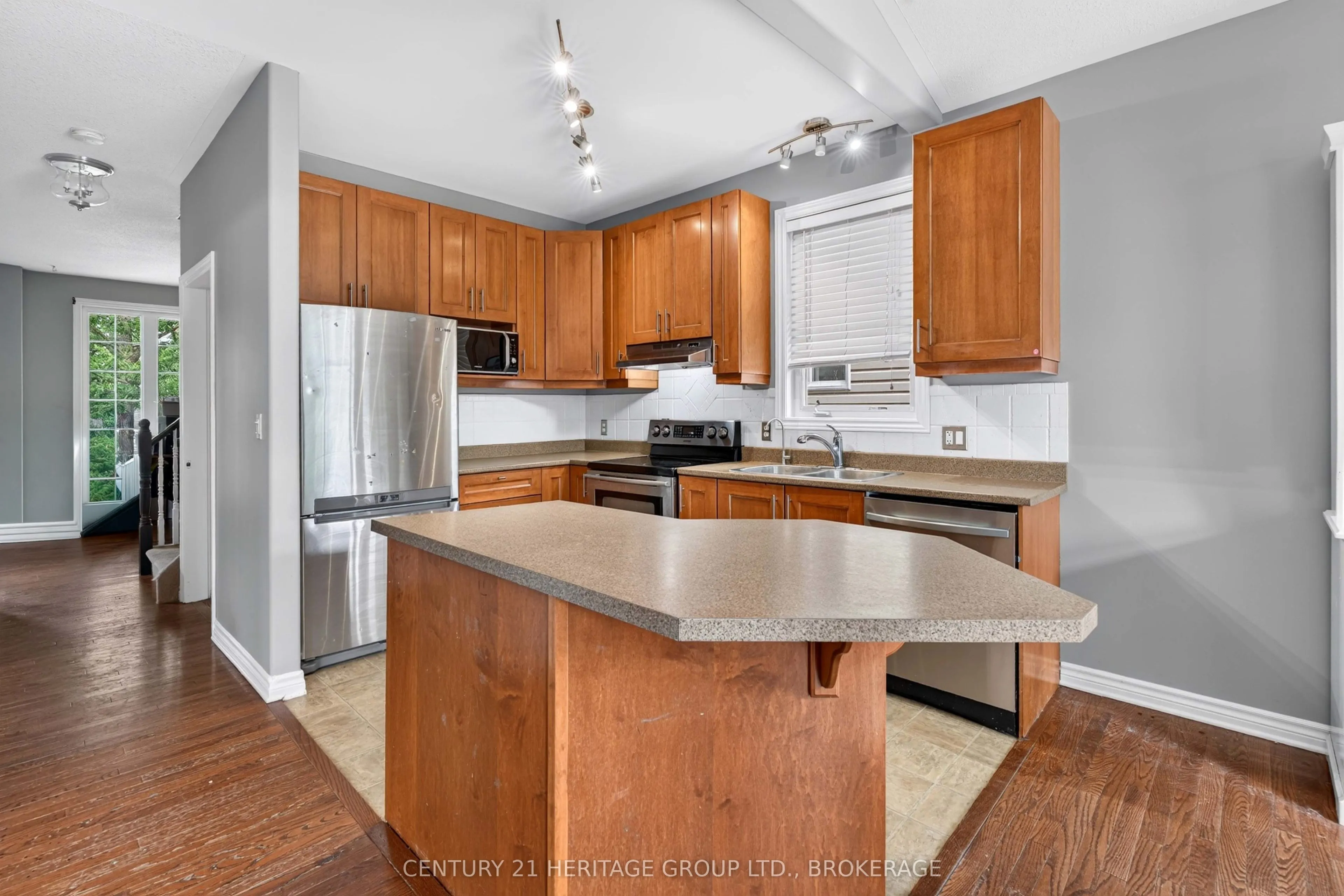 855 Lotus Avenue