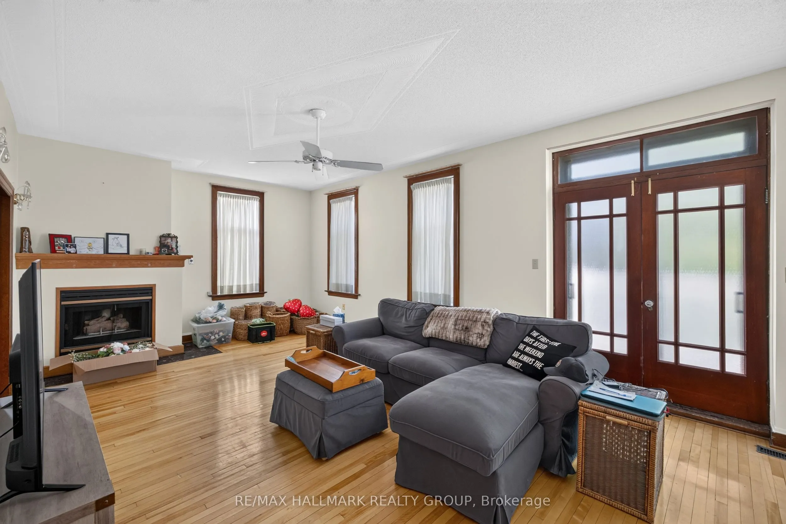 100 John Street N