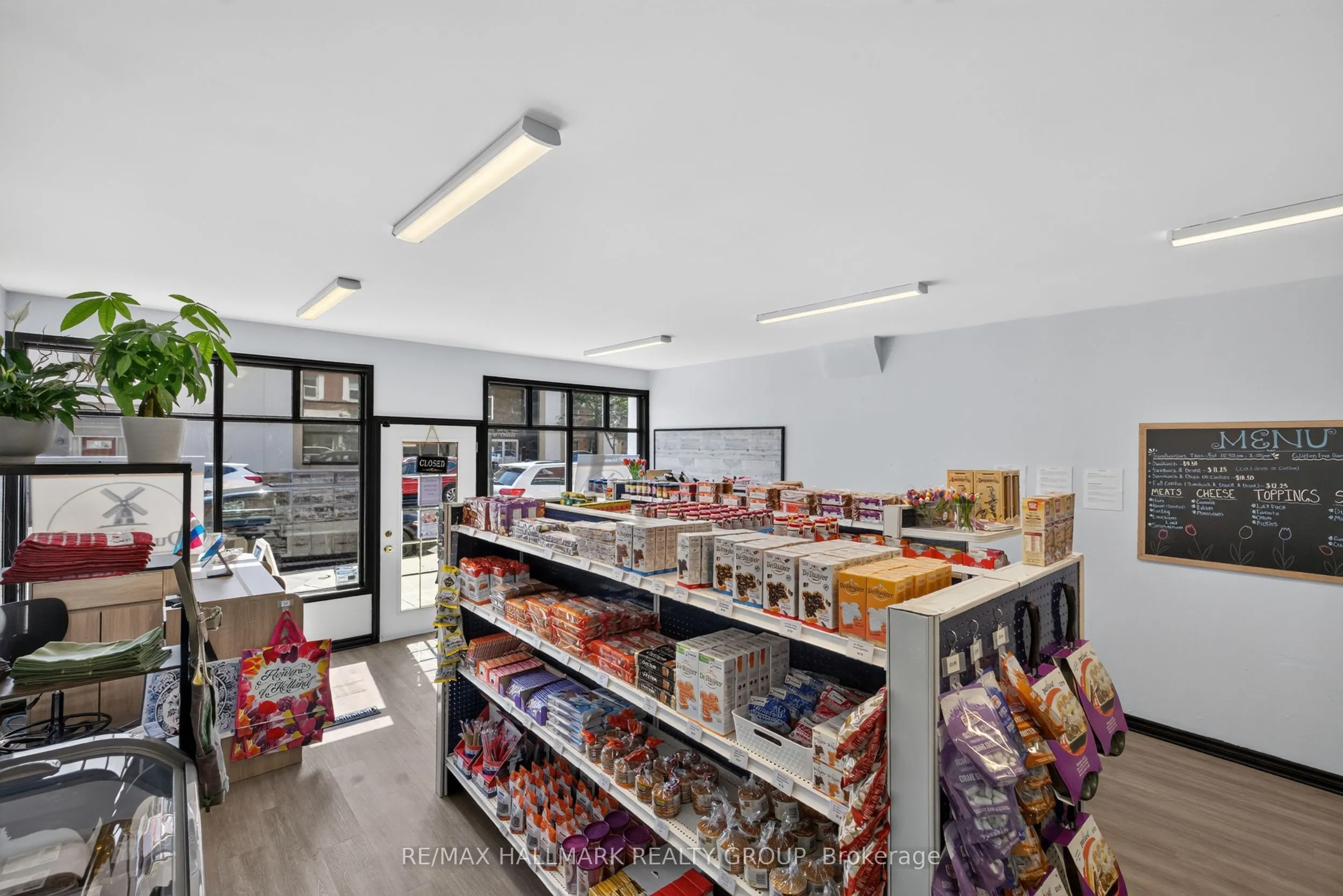 100 John Street N