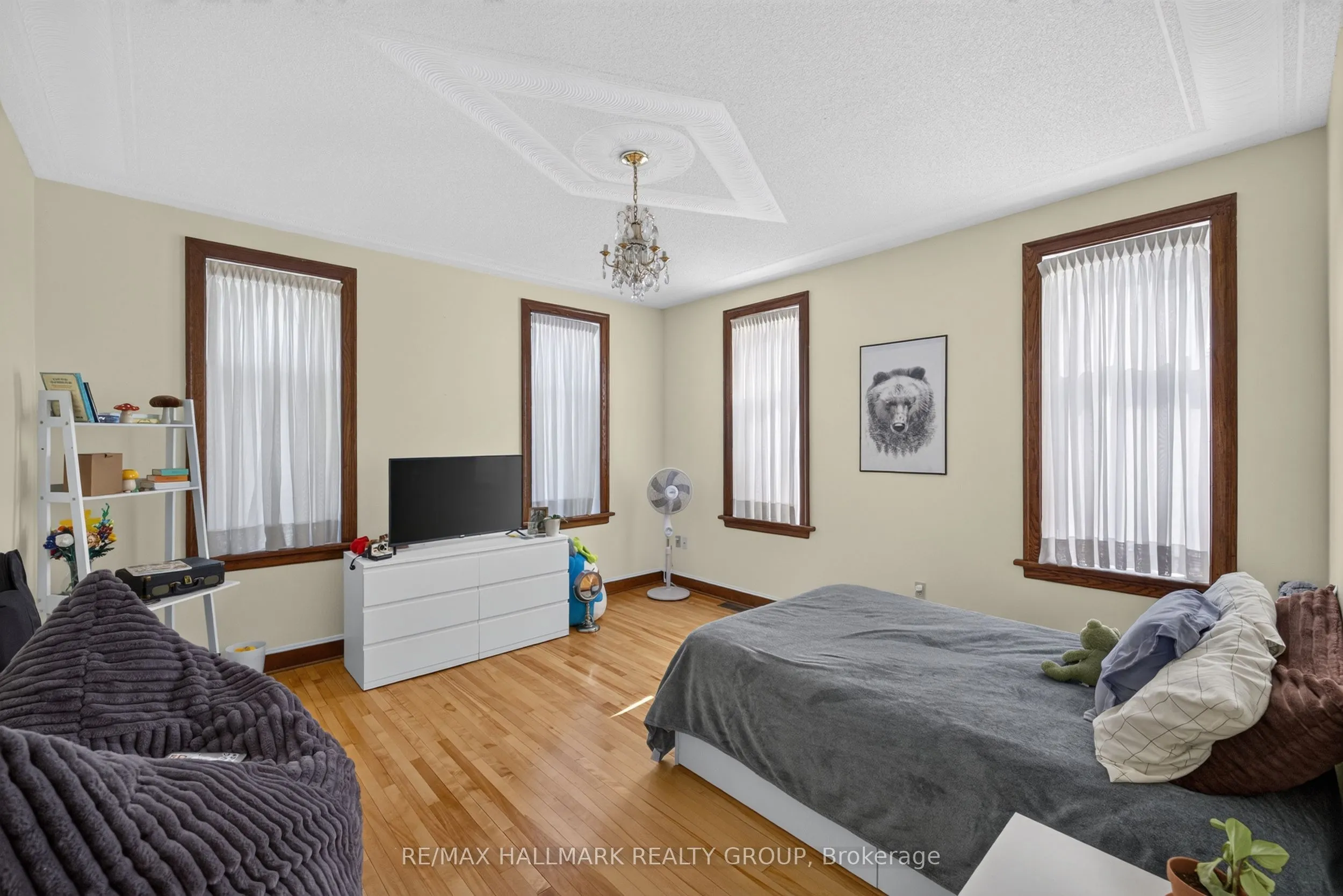 100 John Street N