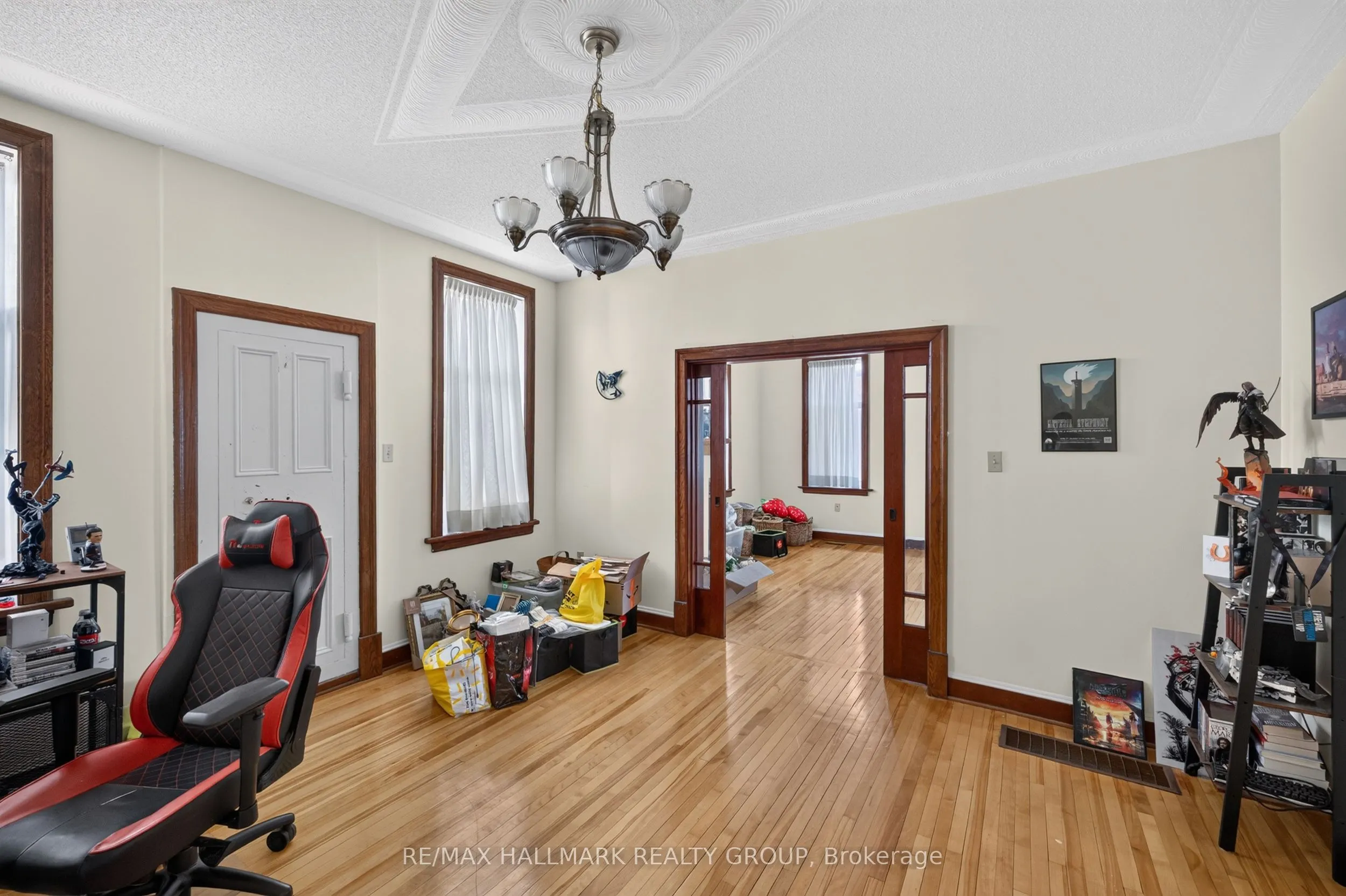 100 John Street N