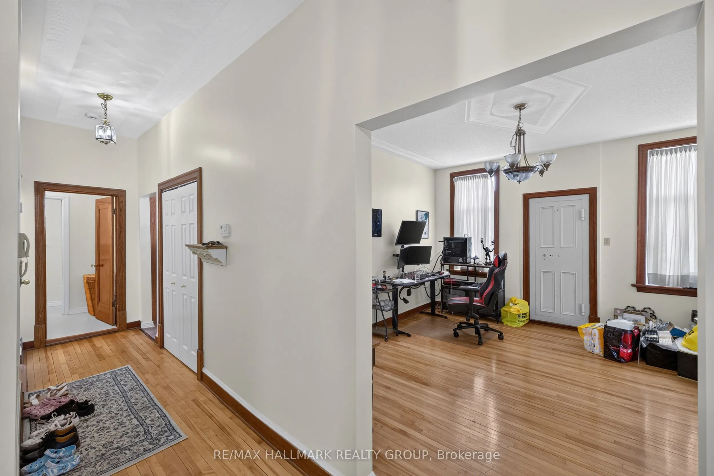 100 John Street N