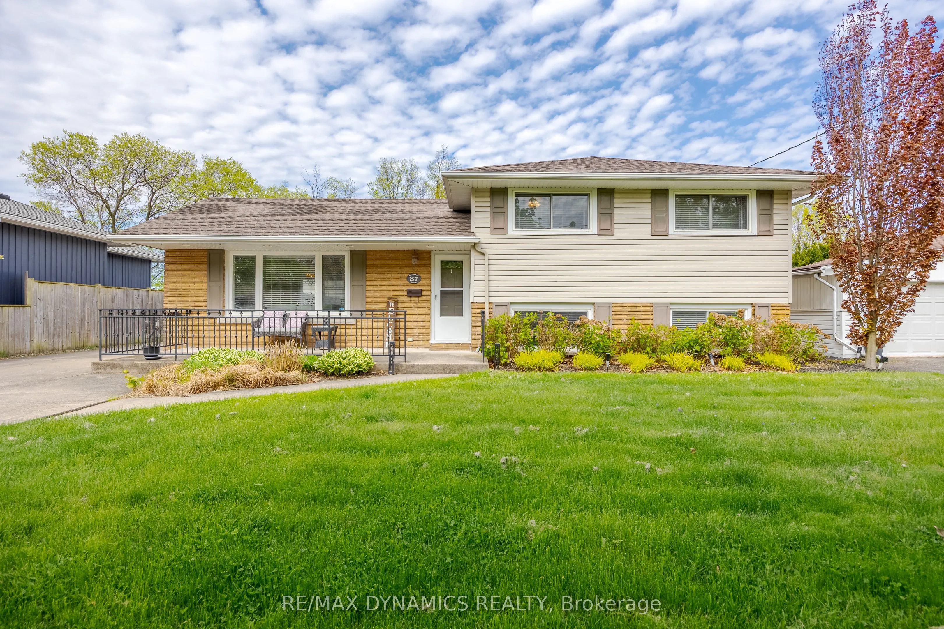 87 Rochelle Drive