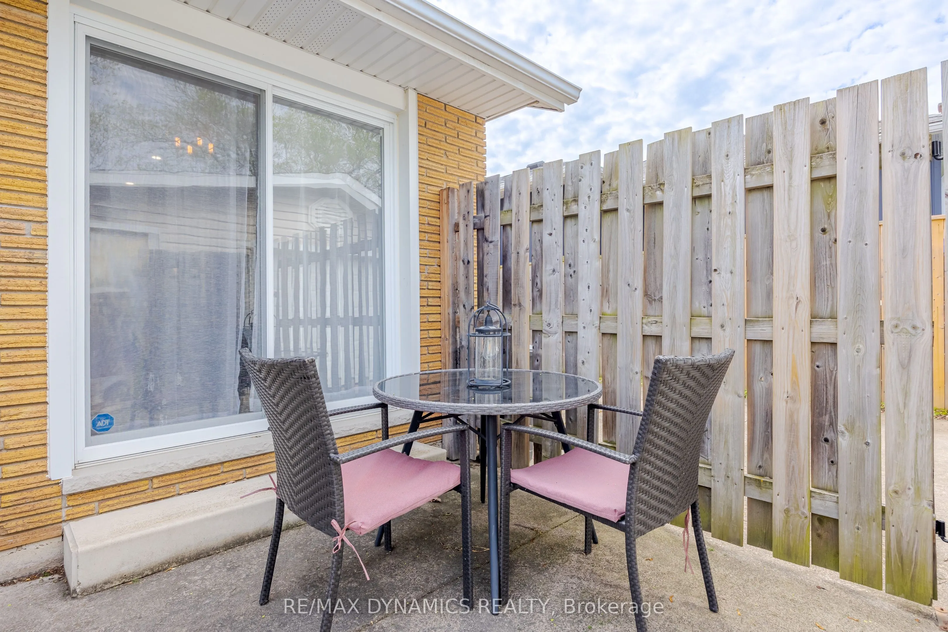 87 Rochelle Drive