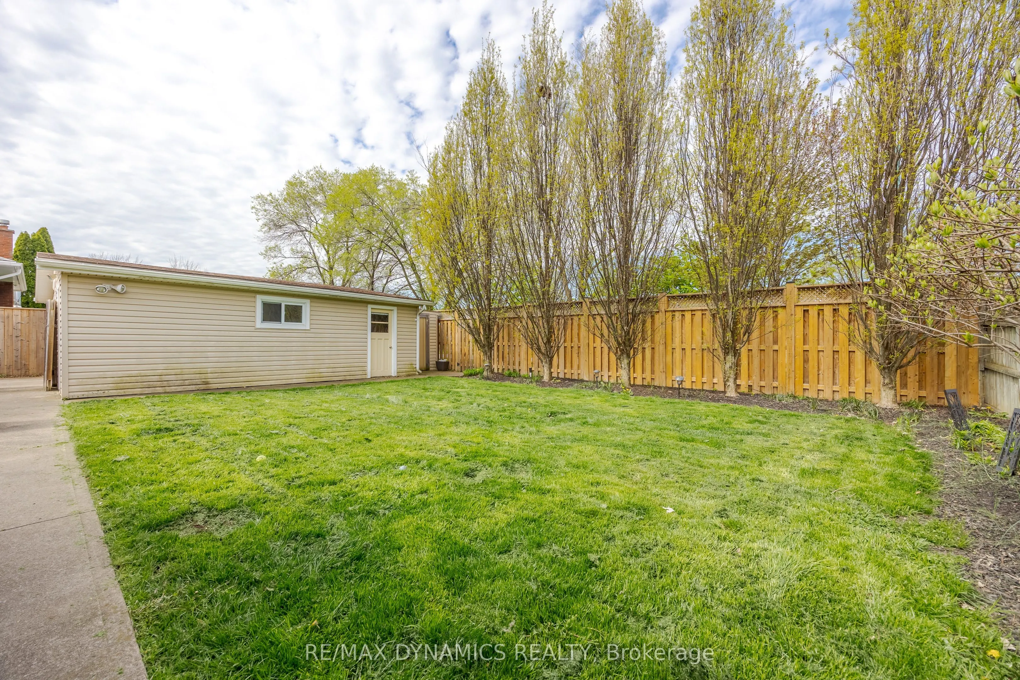 87 Rochelle Drive