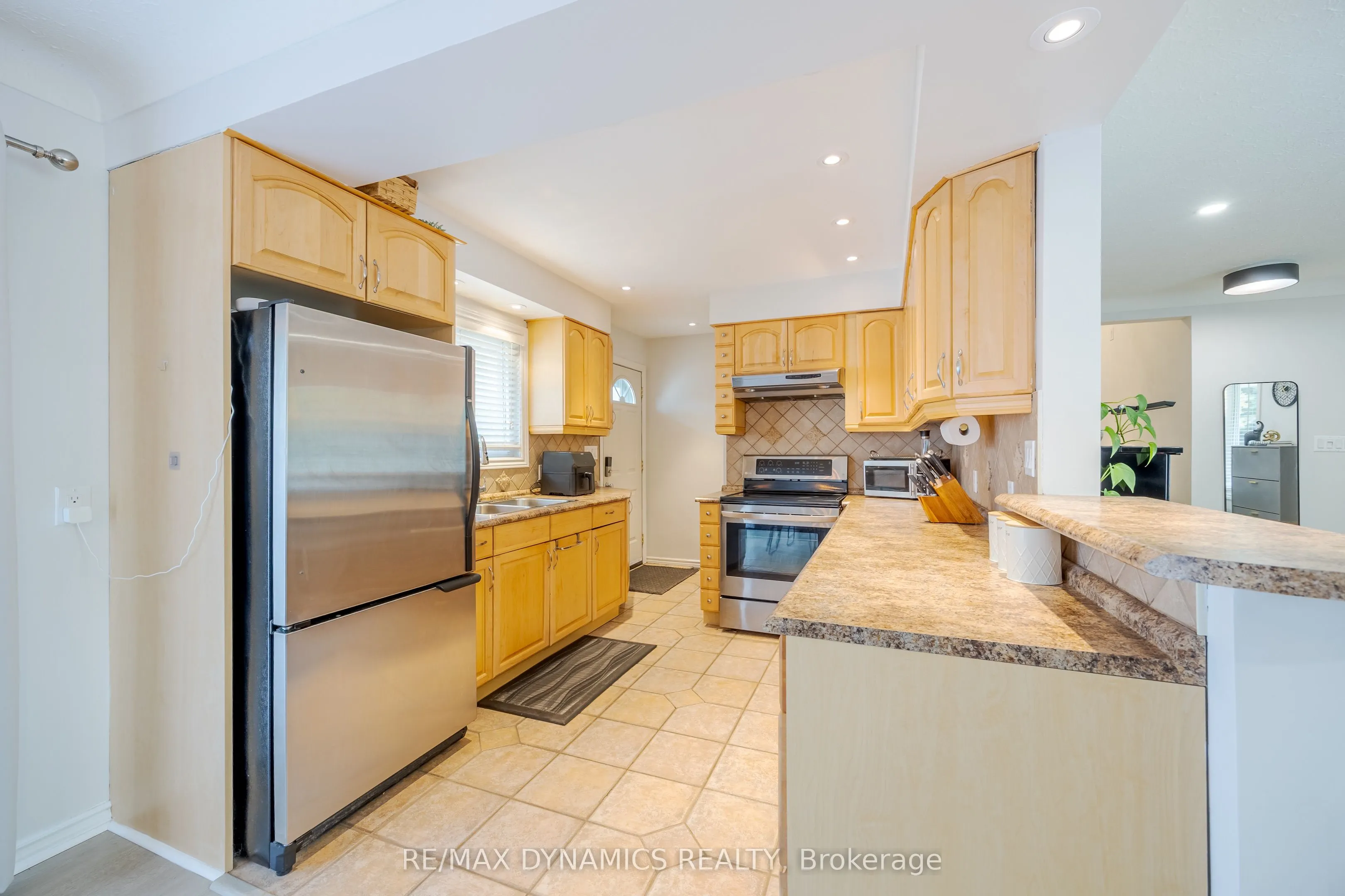 87 Rochelle Drive