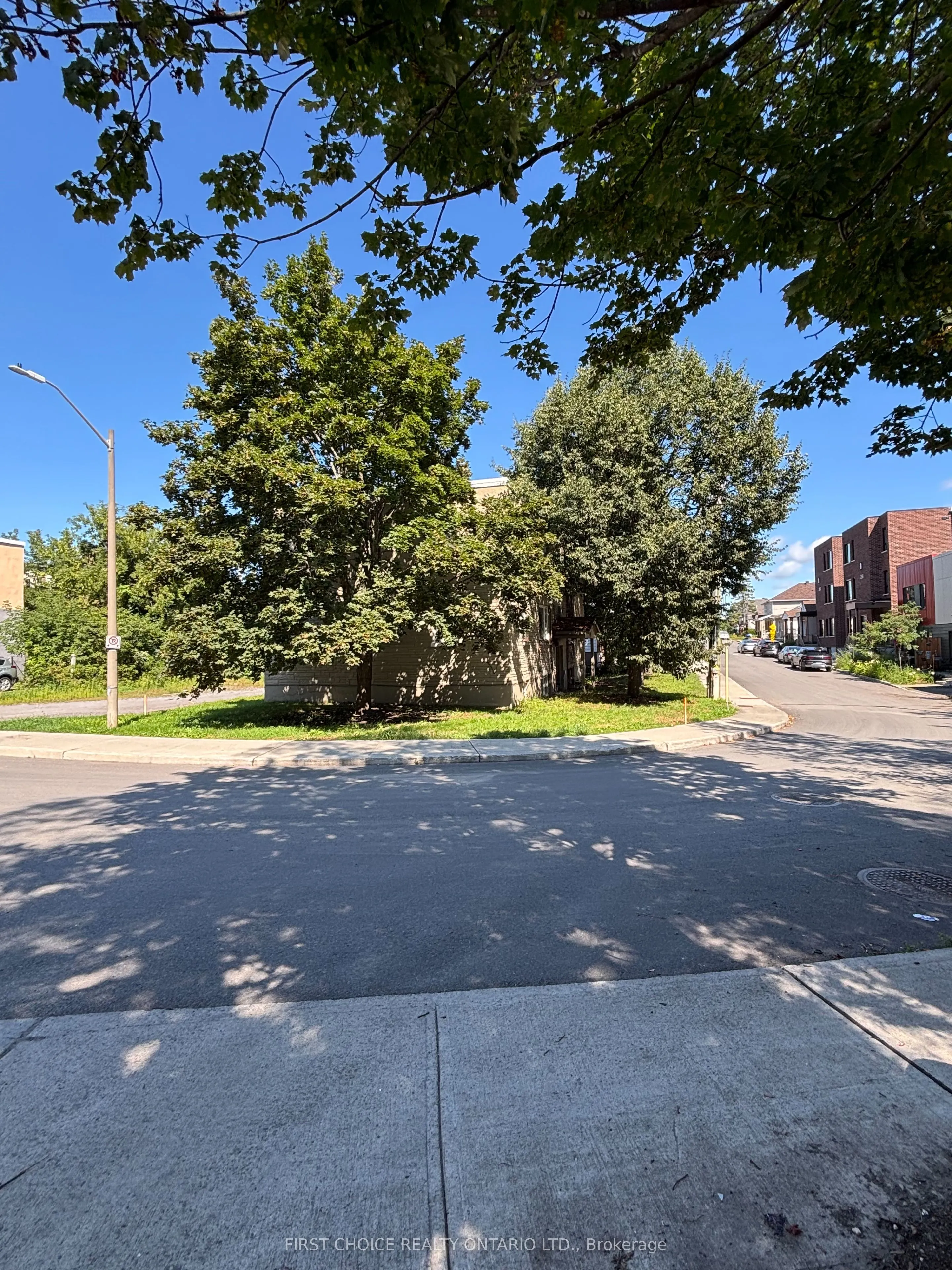 255 St Denis Street