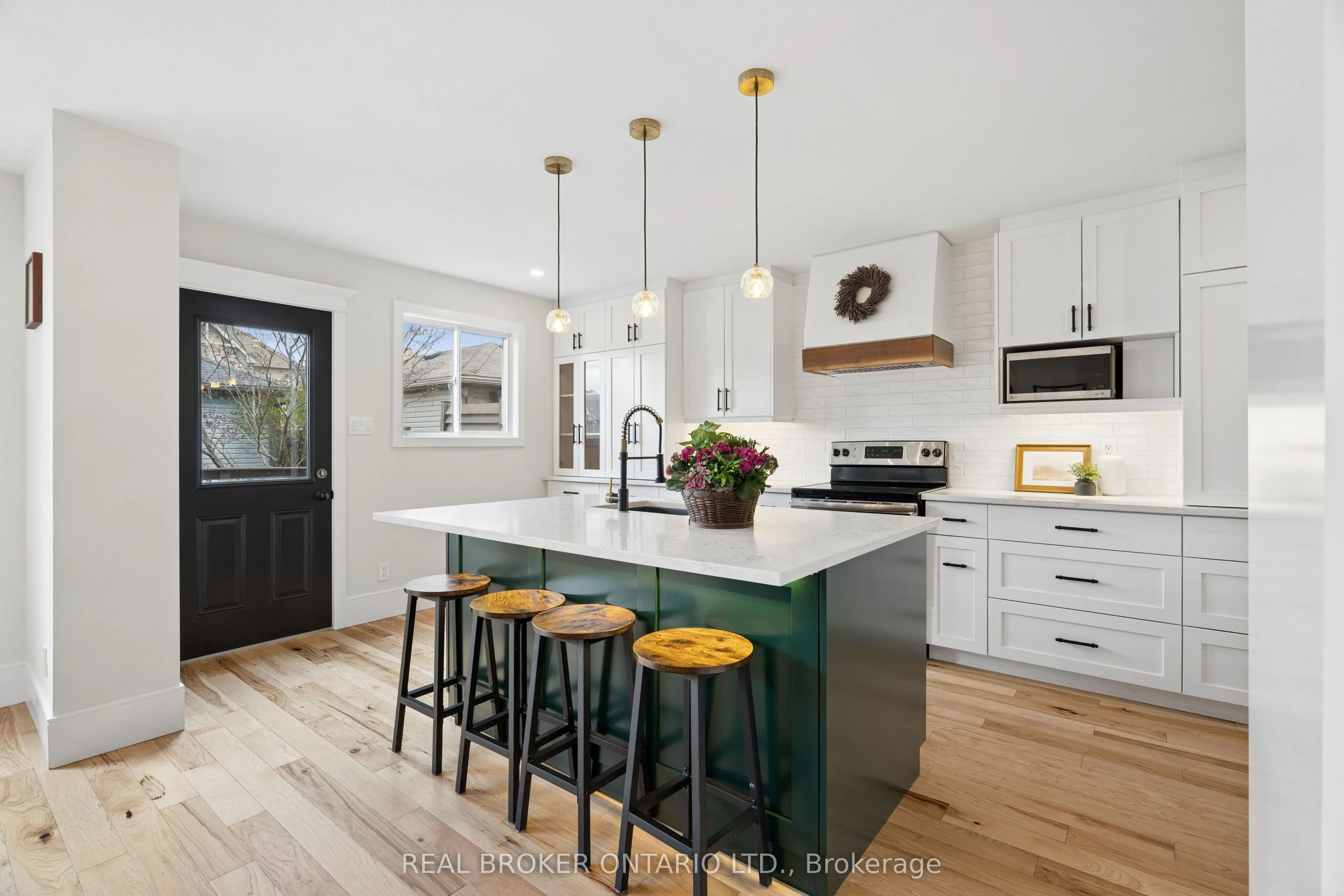 168 Hampson Crescent