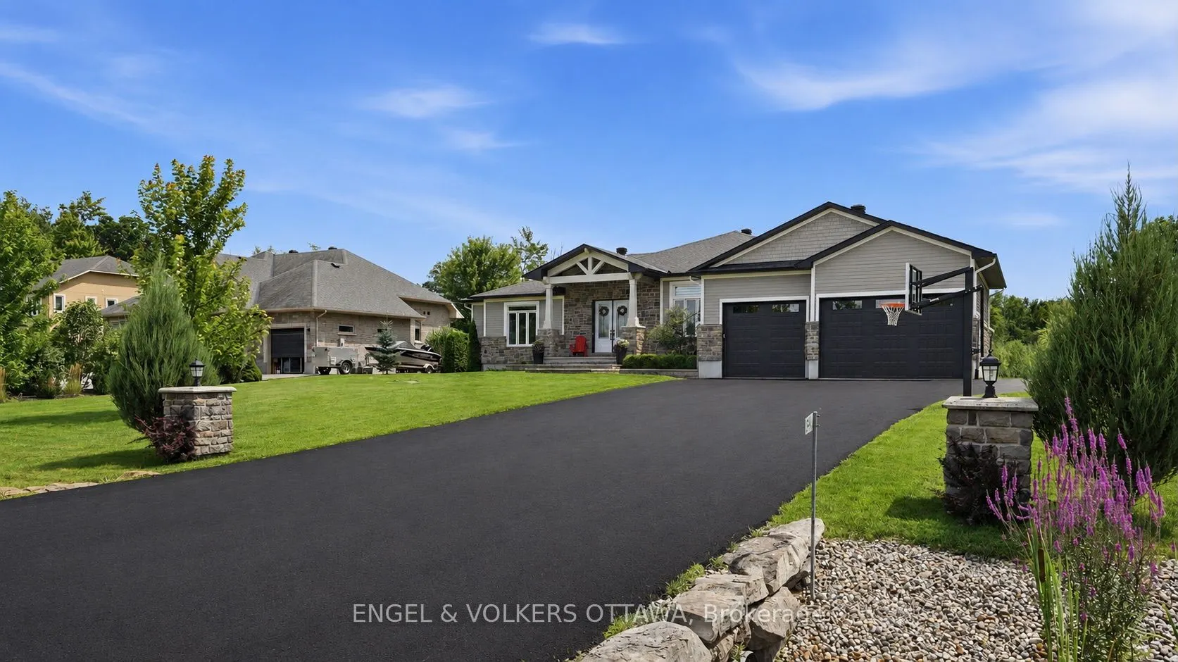 1914 Cedarlakes Way