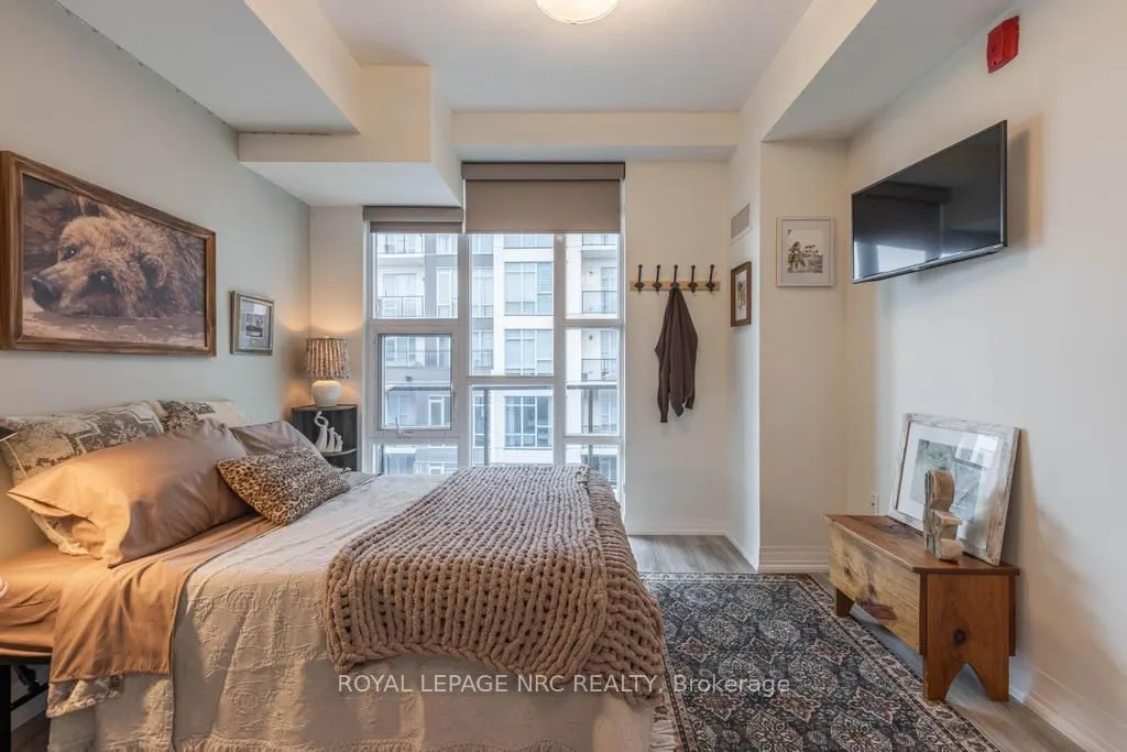 10 Concord Place #412