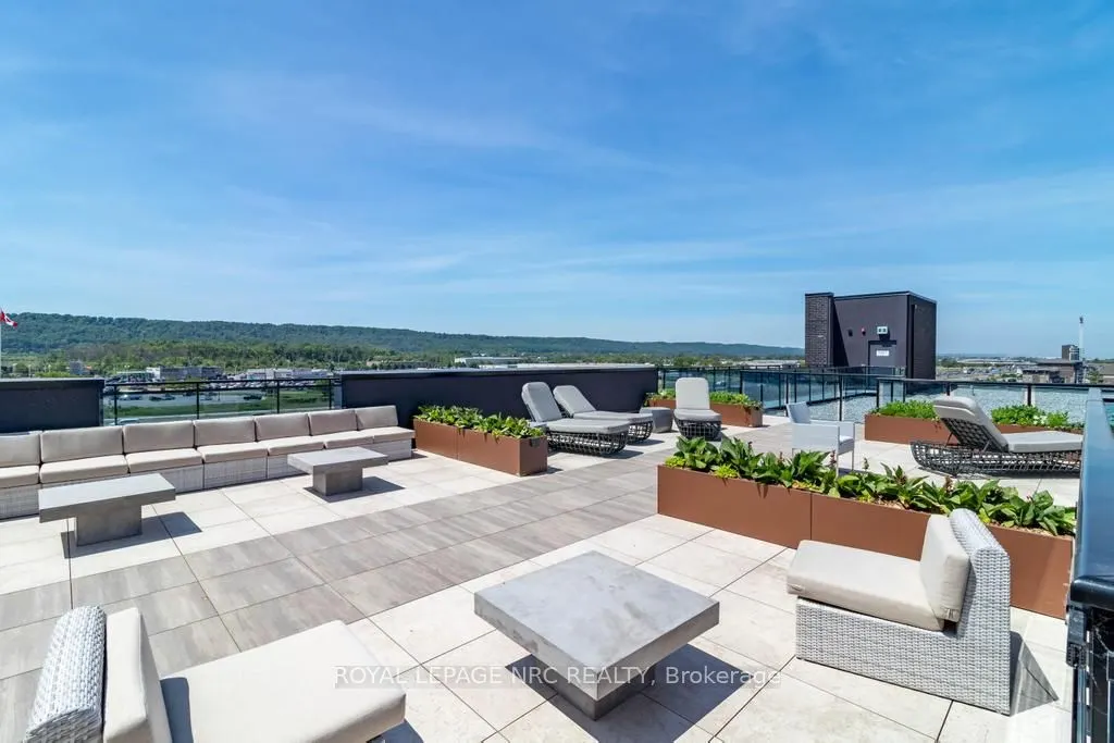 10 Concord Place #412