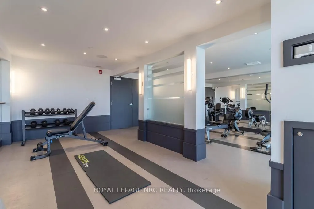 10 Concord Place #412