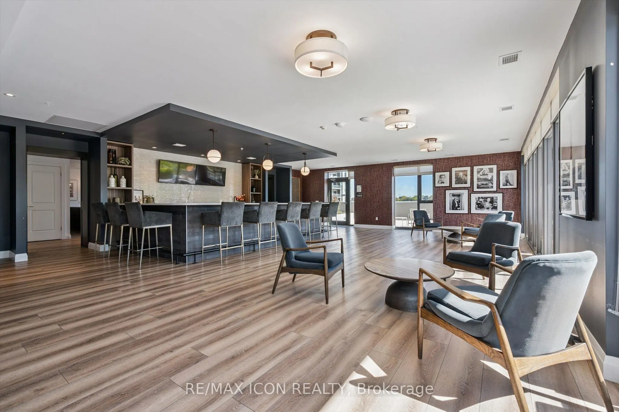 15 Glebe Street #902