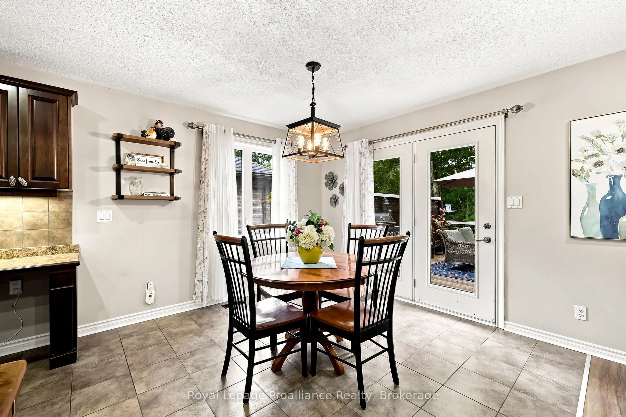 39 Lakewood Crescent